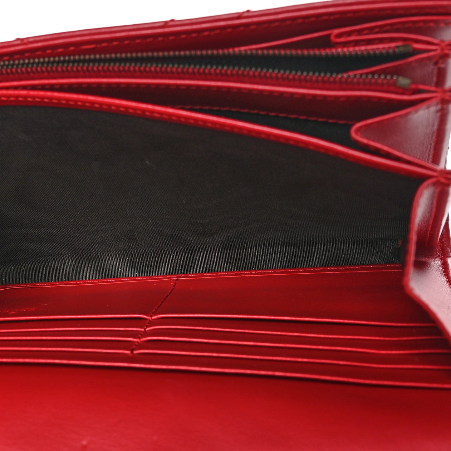 Calfskin Matelasse GG Marmont Chain Wallet Hibiscus Red