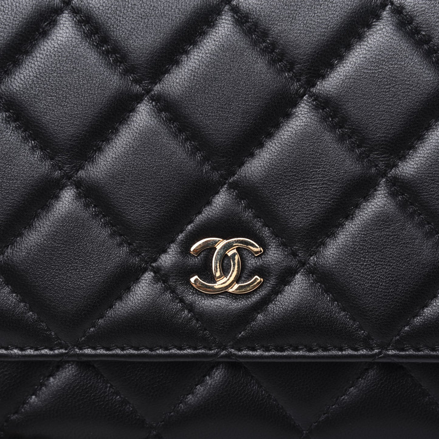 Lambskin Quilted Wallet On Chain WOC Black