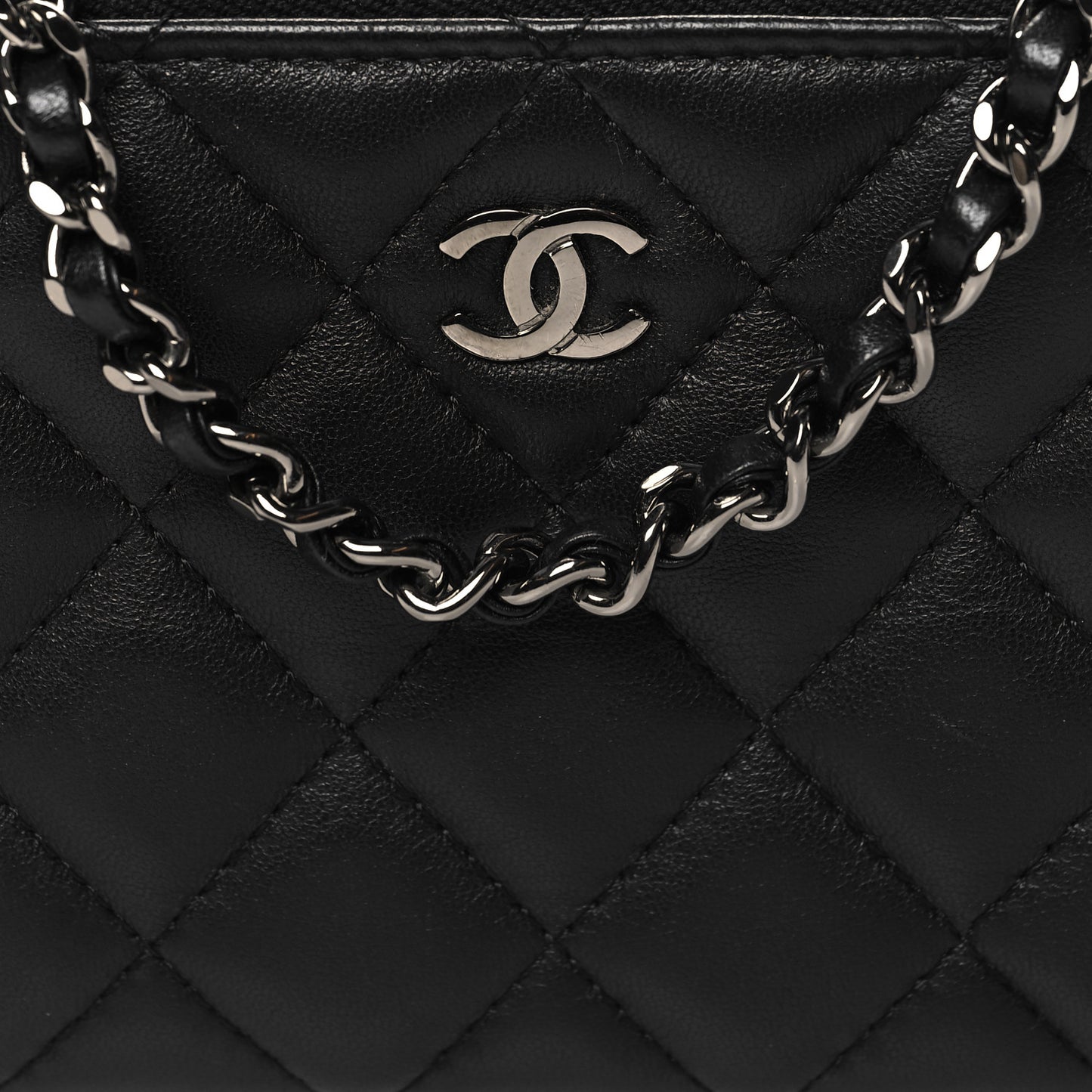 Lambskin Quilted Small Clutch With Chain Black
