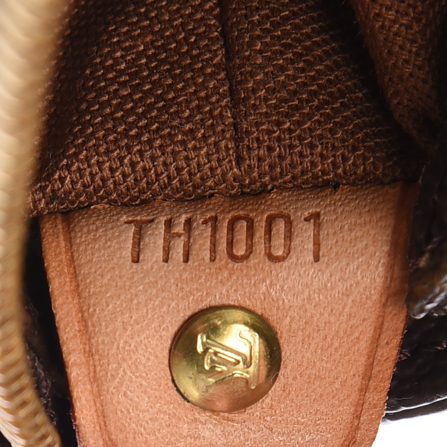 Louis Vuitton Monogram Cabas Mezzo 8 of 8