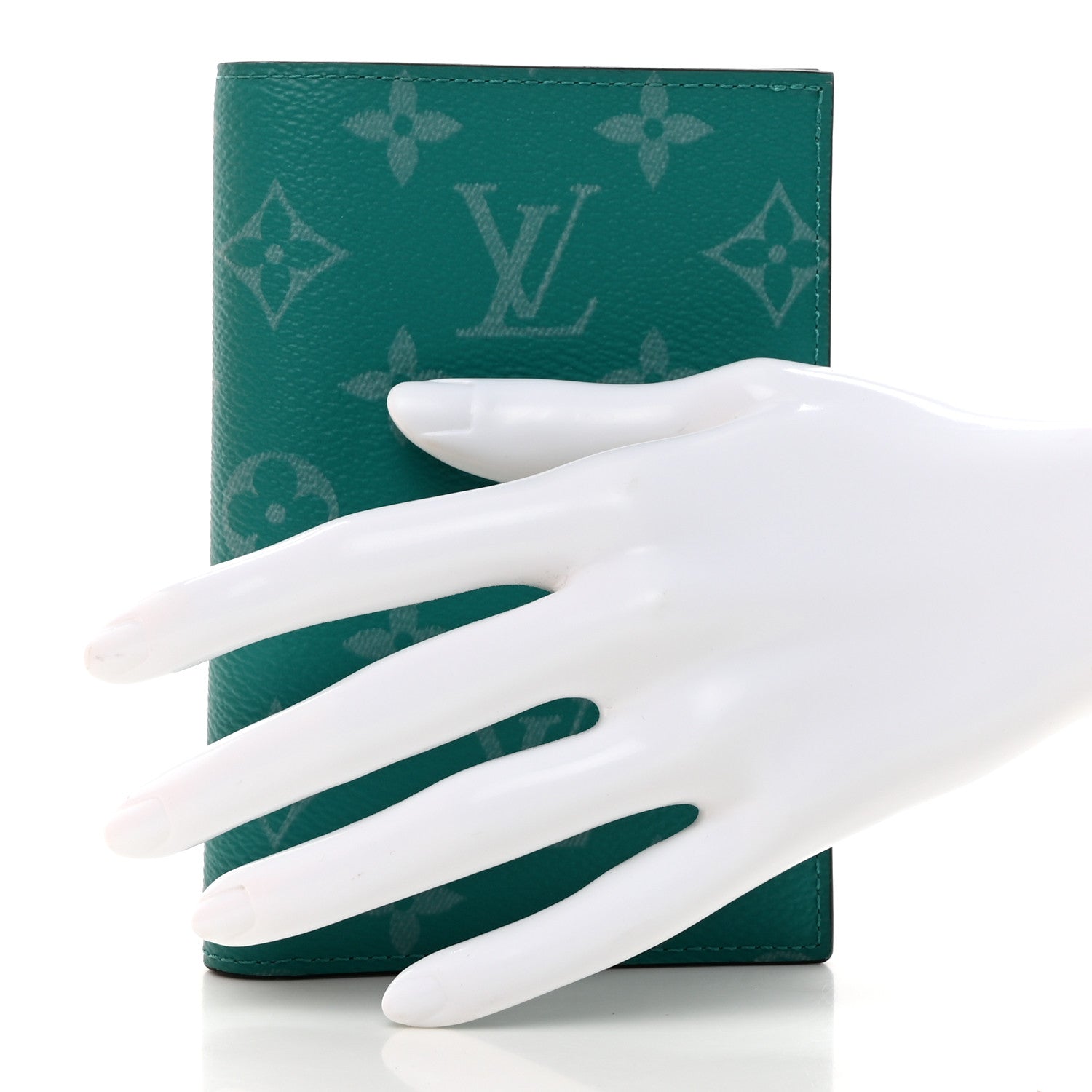 Louis Vuitton Monogram Taiga Passport Cover Vert 2 of 8