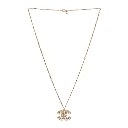 Chanel Pearl CC Pendant Necklace Gold 3 of 4