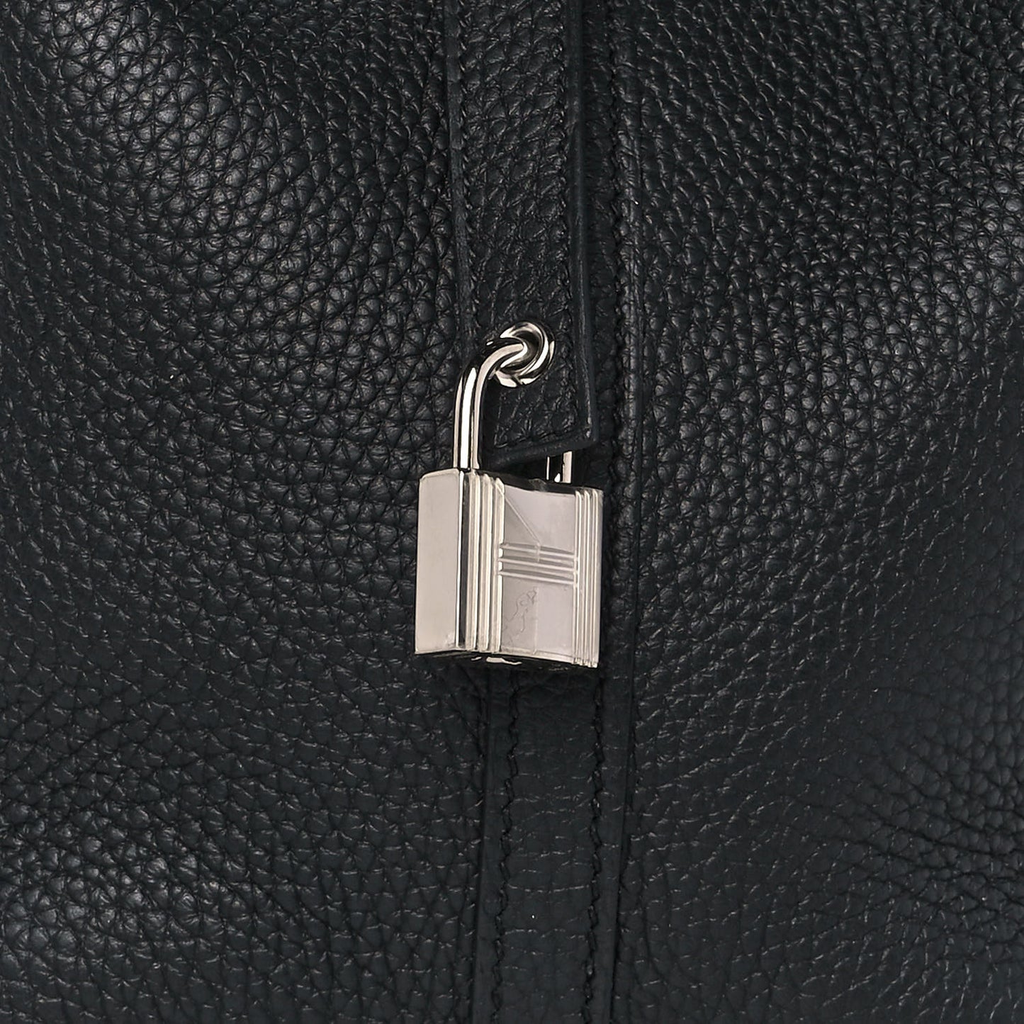 Taurillon Clemence Picotin Lock 22 MM Black