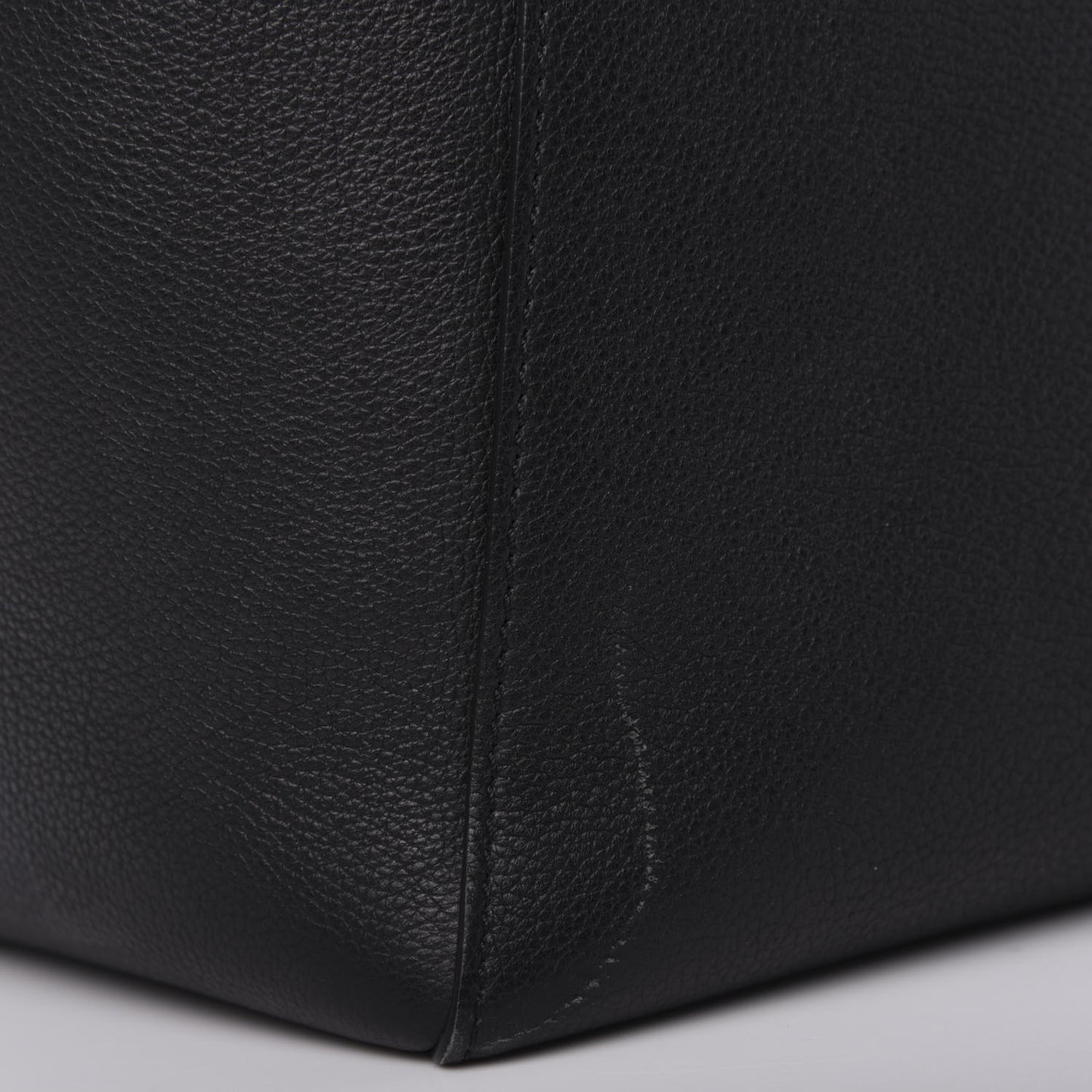 Calfskin Lockme Cabas Black