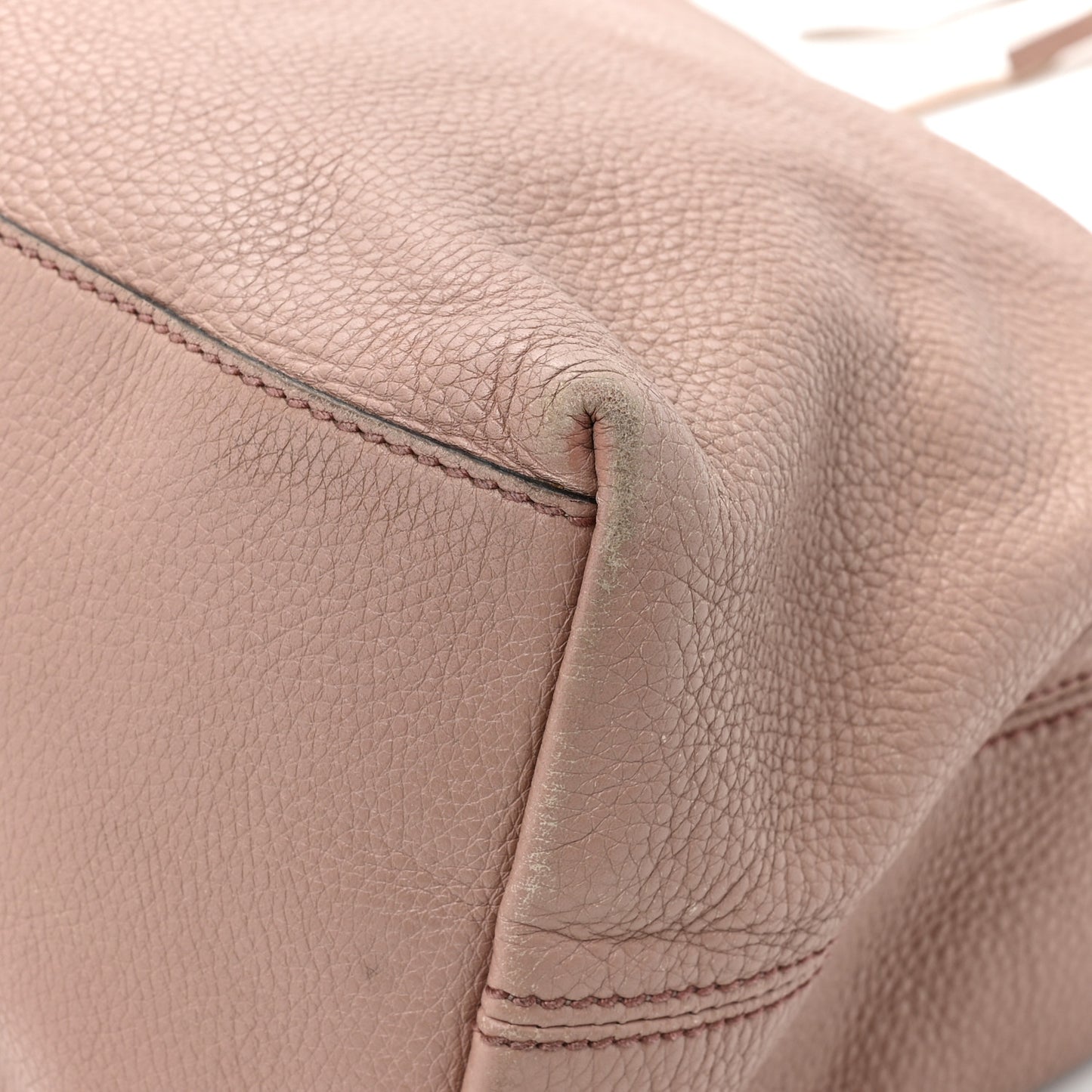 Pebbled Calfskin Medium Soho Chain Shoulder Bag Dark Cipria