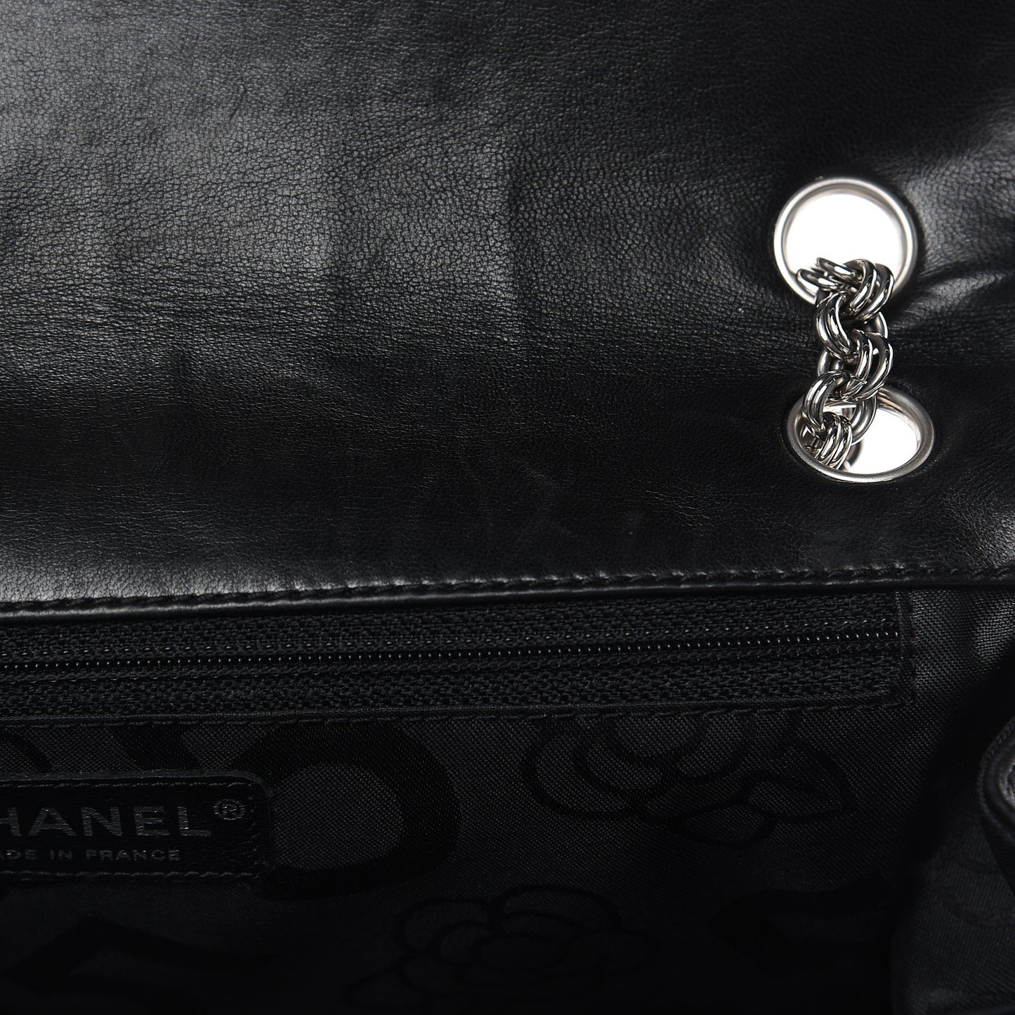Lambskin Vertical Quilted Medium Single Flap Black