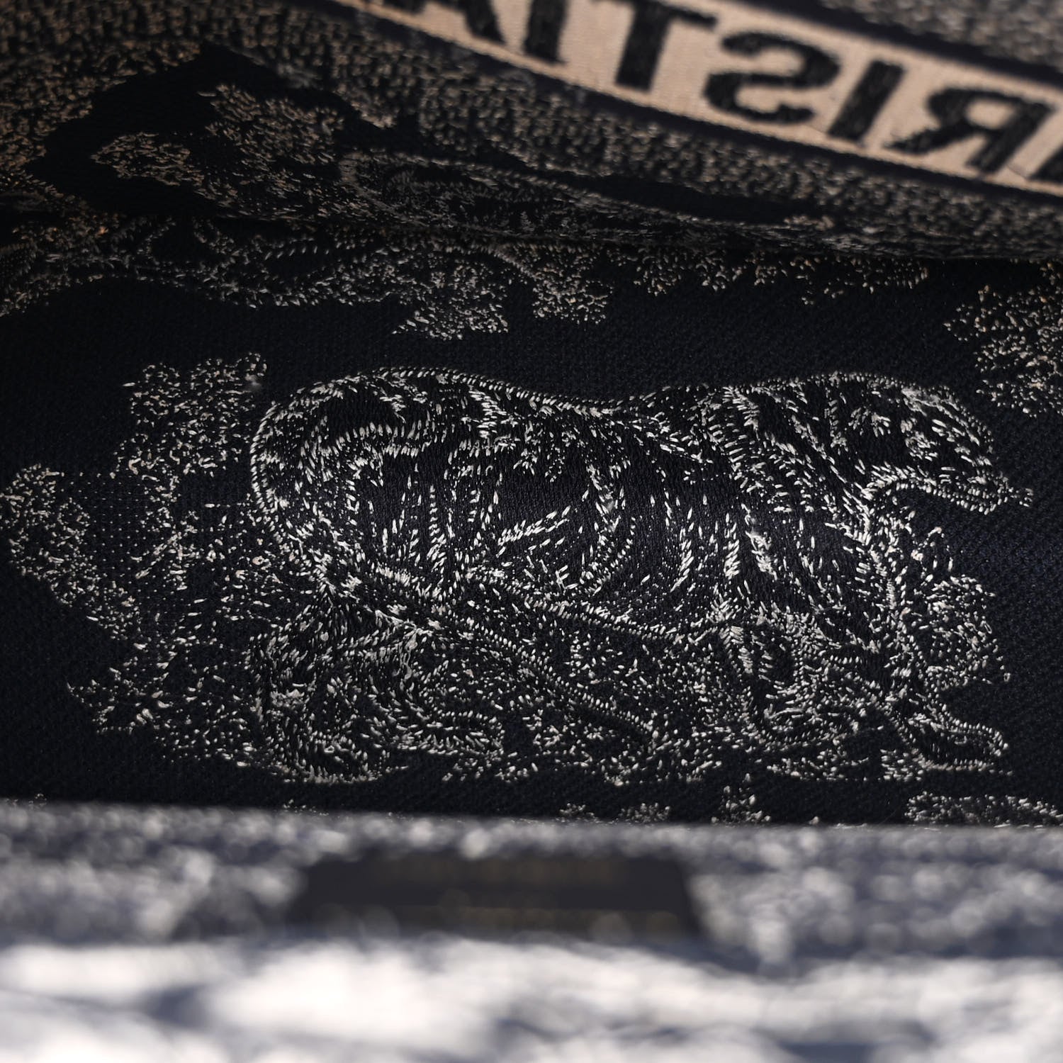 Christian Dior Canvas Embroidered Medium Dioriviera Toile De Jouy Reverse Book Tote Blue 5 of 11