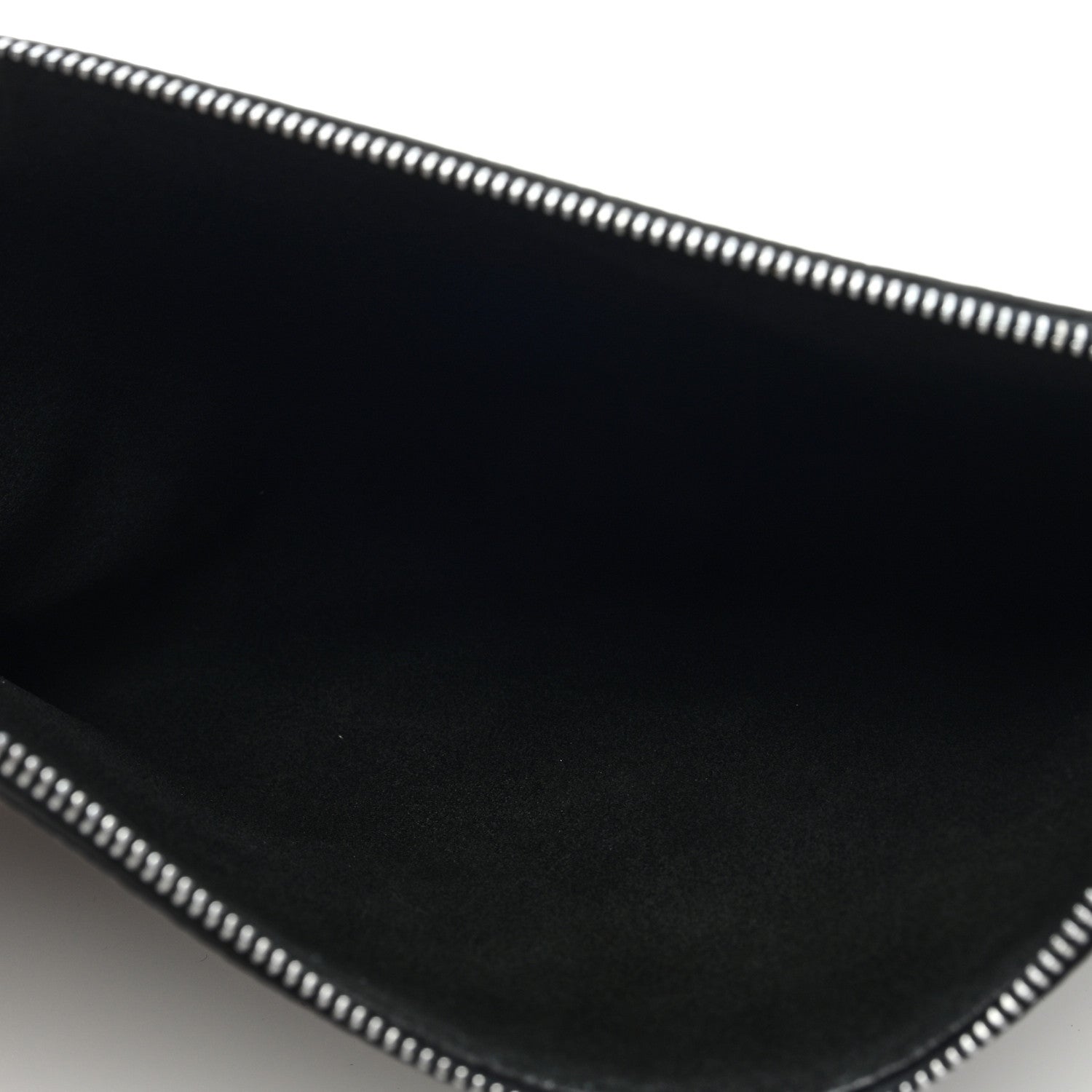 Valentino Garavani Pebbled Calfskin Monochrome Large Rockstud Zip Pouch Black 5 of 7
