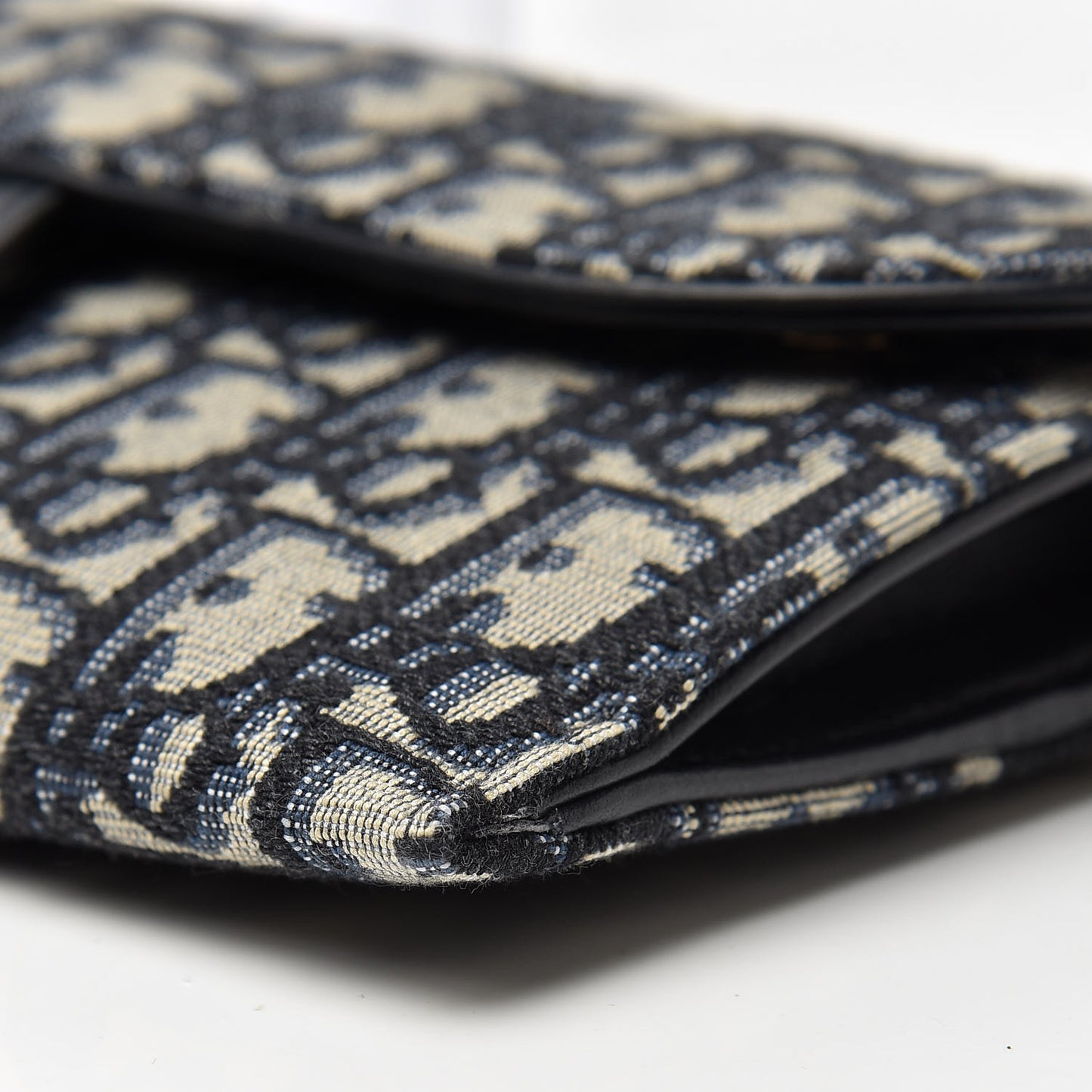 Oblique Saddle Chain Long Wallet Blue
