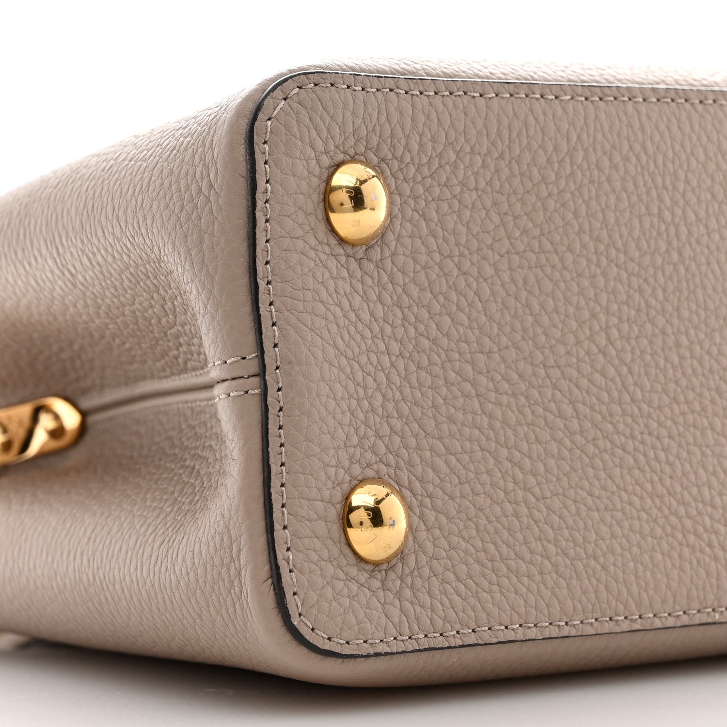 Louis Vuitton Taurillon Capucines MM Galet 8 of 10