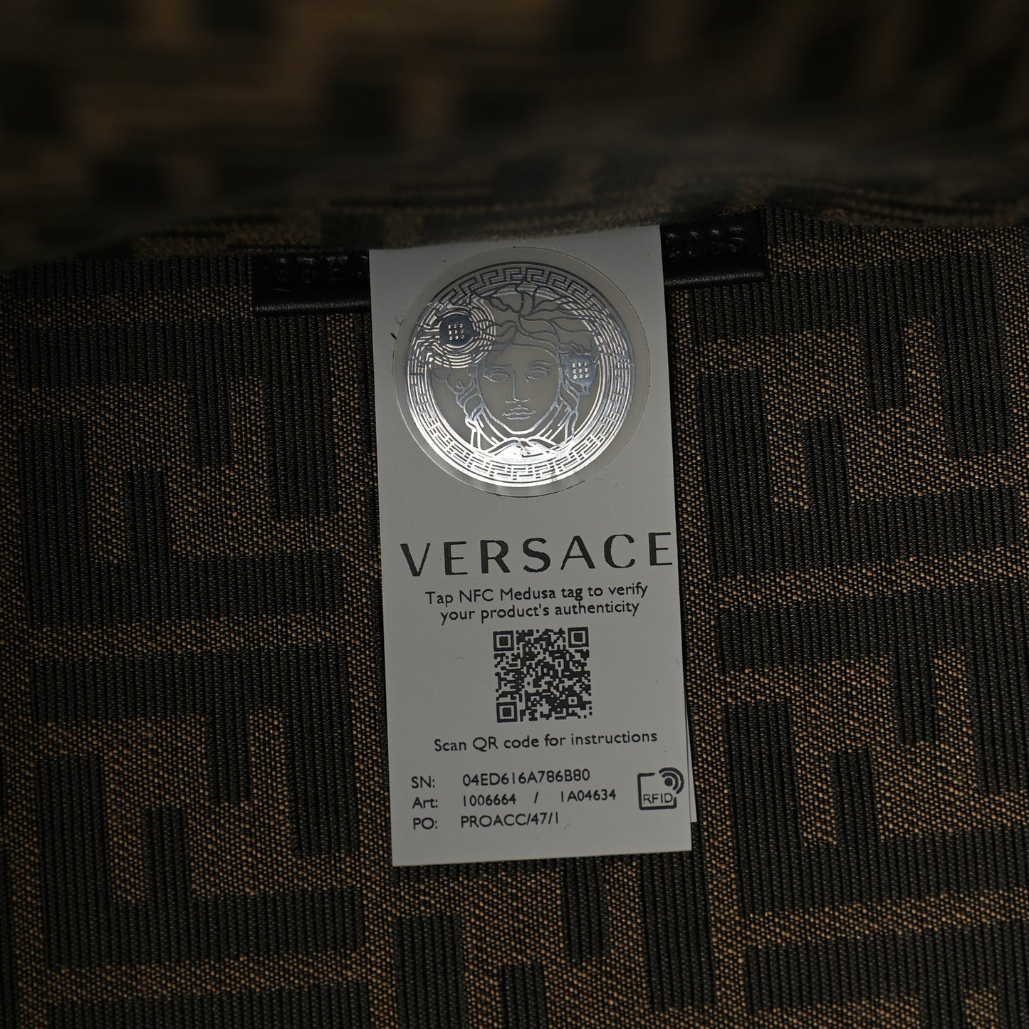 X VERSACE Canvas Printed Plexiglass Fendace FF Baroque XL Fendi Sunshine Shopper Tote Gold