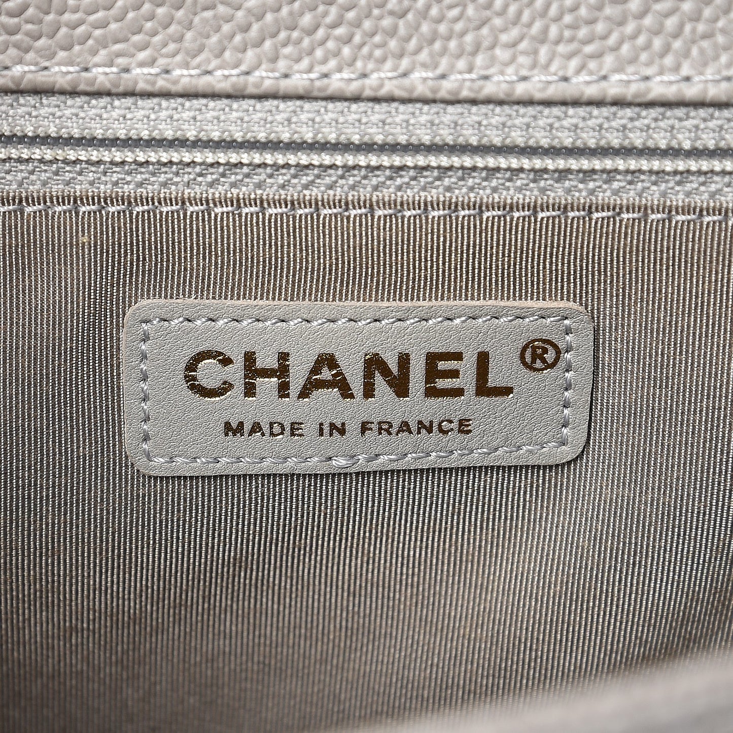 Caviar Quilted New Medium Boy Flap Light Grey