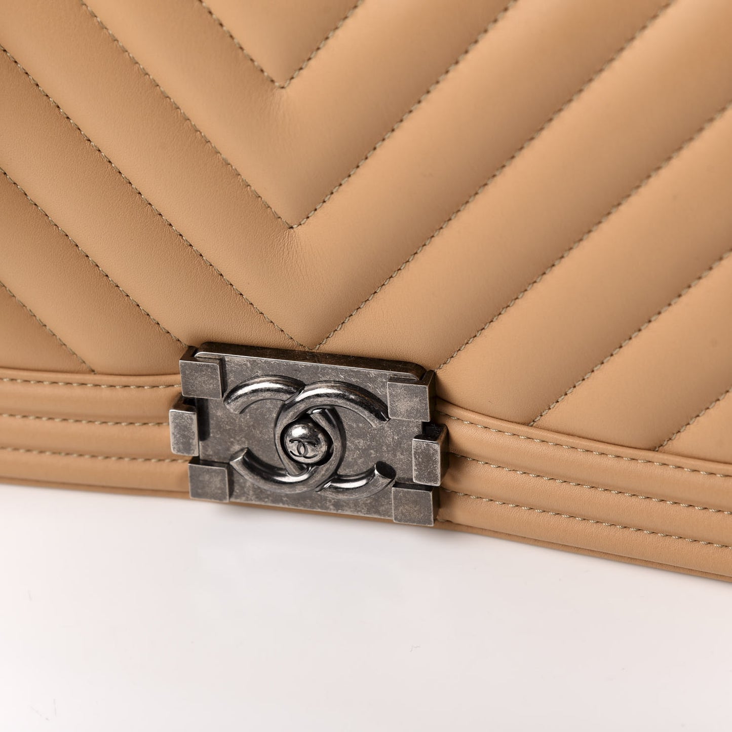 Lambskin Chevron Quilted Medium Boy Flap Beige