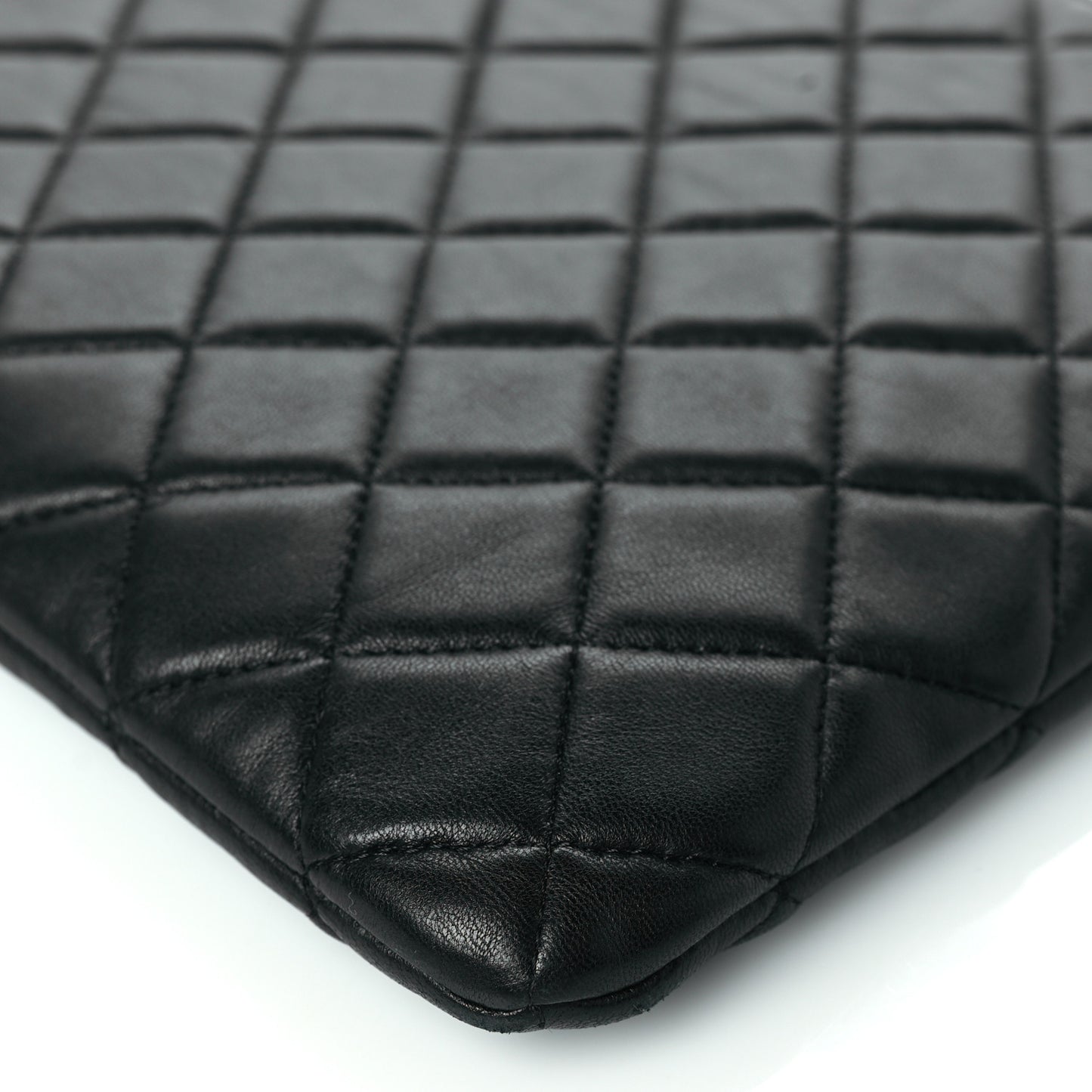 Lambskin Quilted Medium Cosmetic Case Black