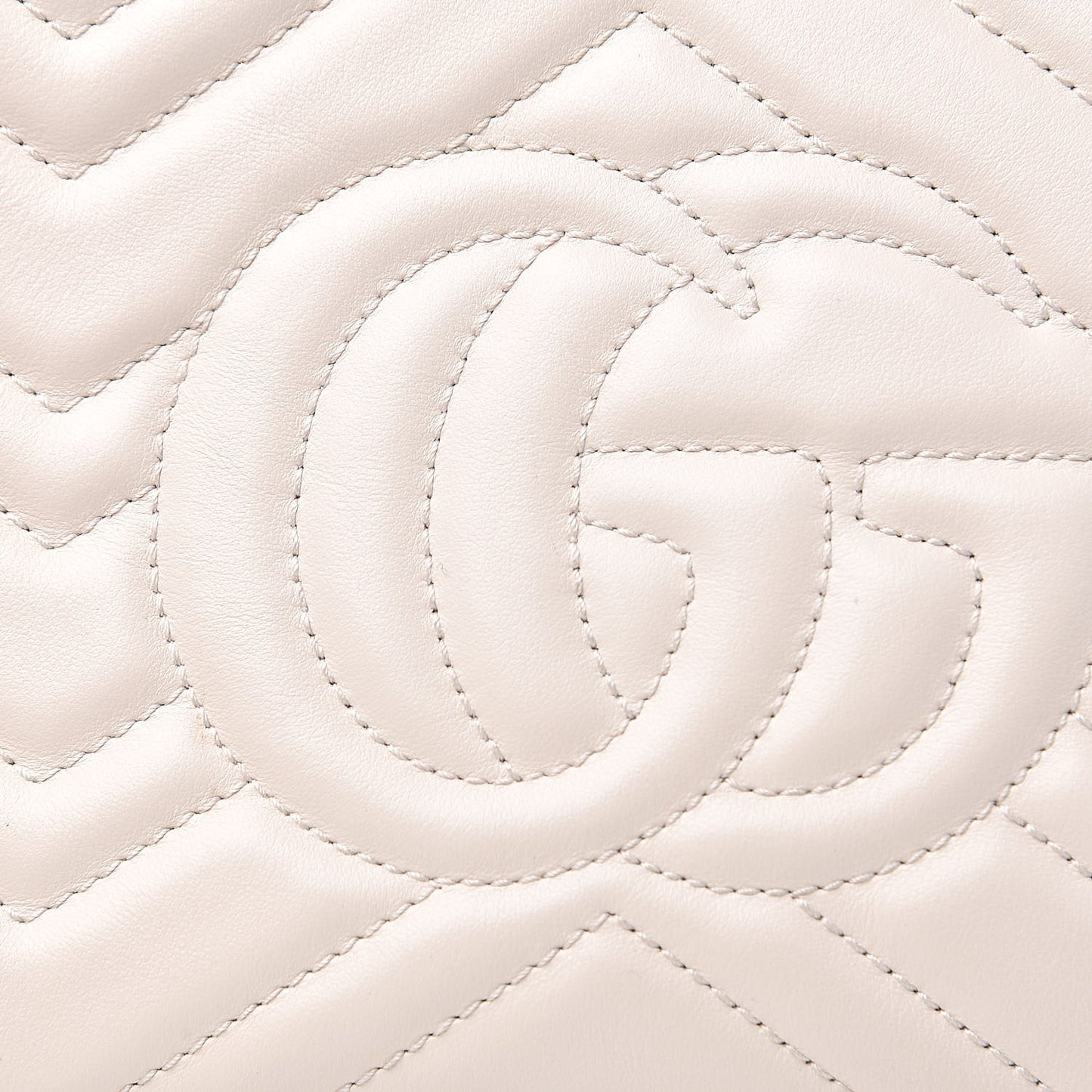 Calfskin Matelasse Small GG Marmont Chain Shoulder Bag White
