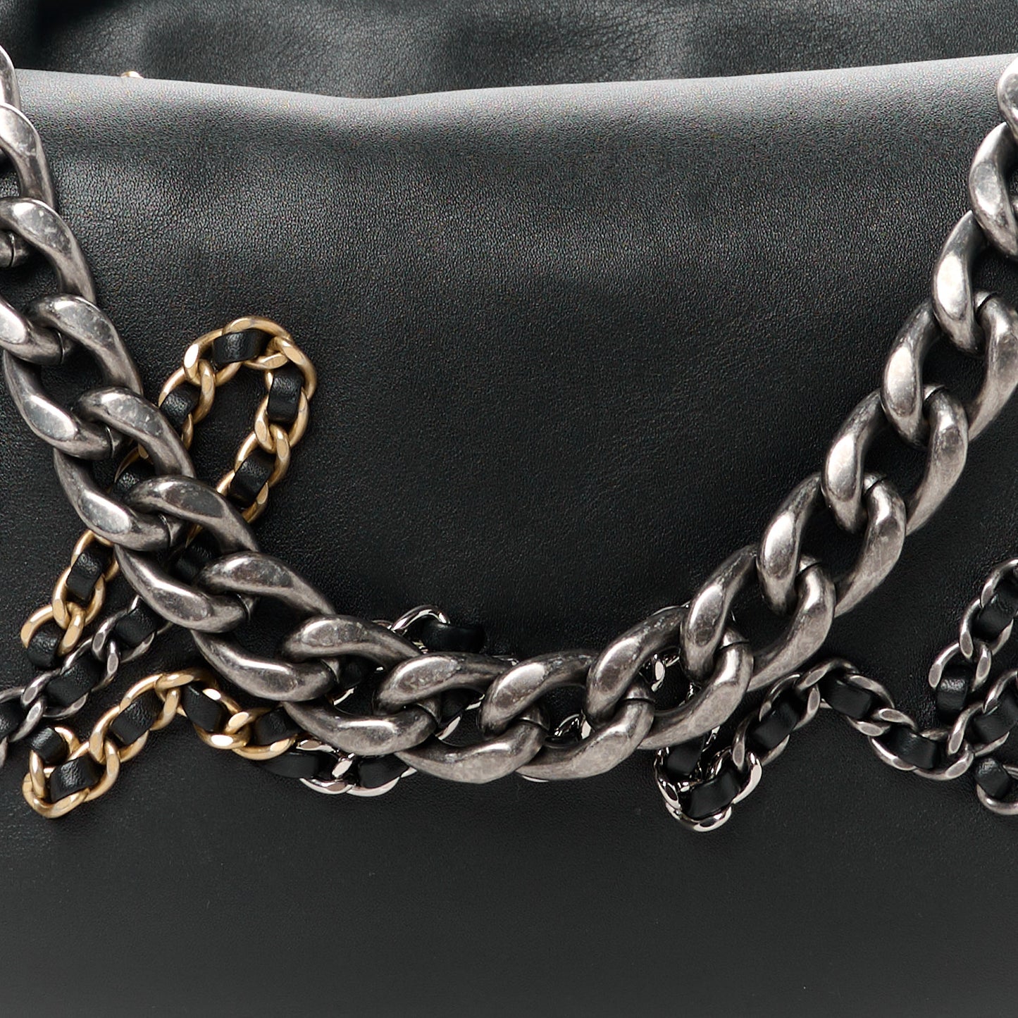 Calfskin Chain 20s Signature Hobo Black