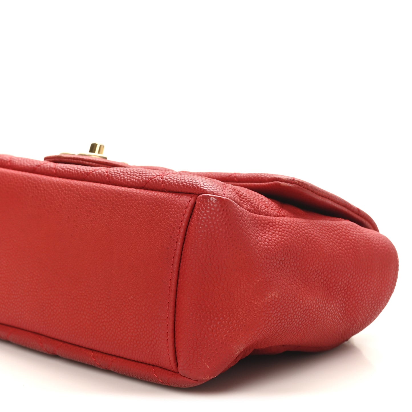 Iridescent Caviar Quilted Medium Chic Quilt Flap Red