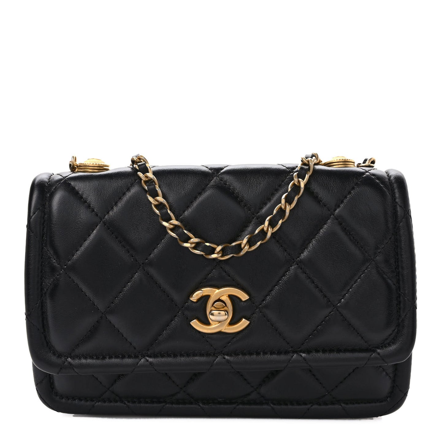 Shiny Lambskin Flap Clutch With Chain Black