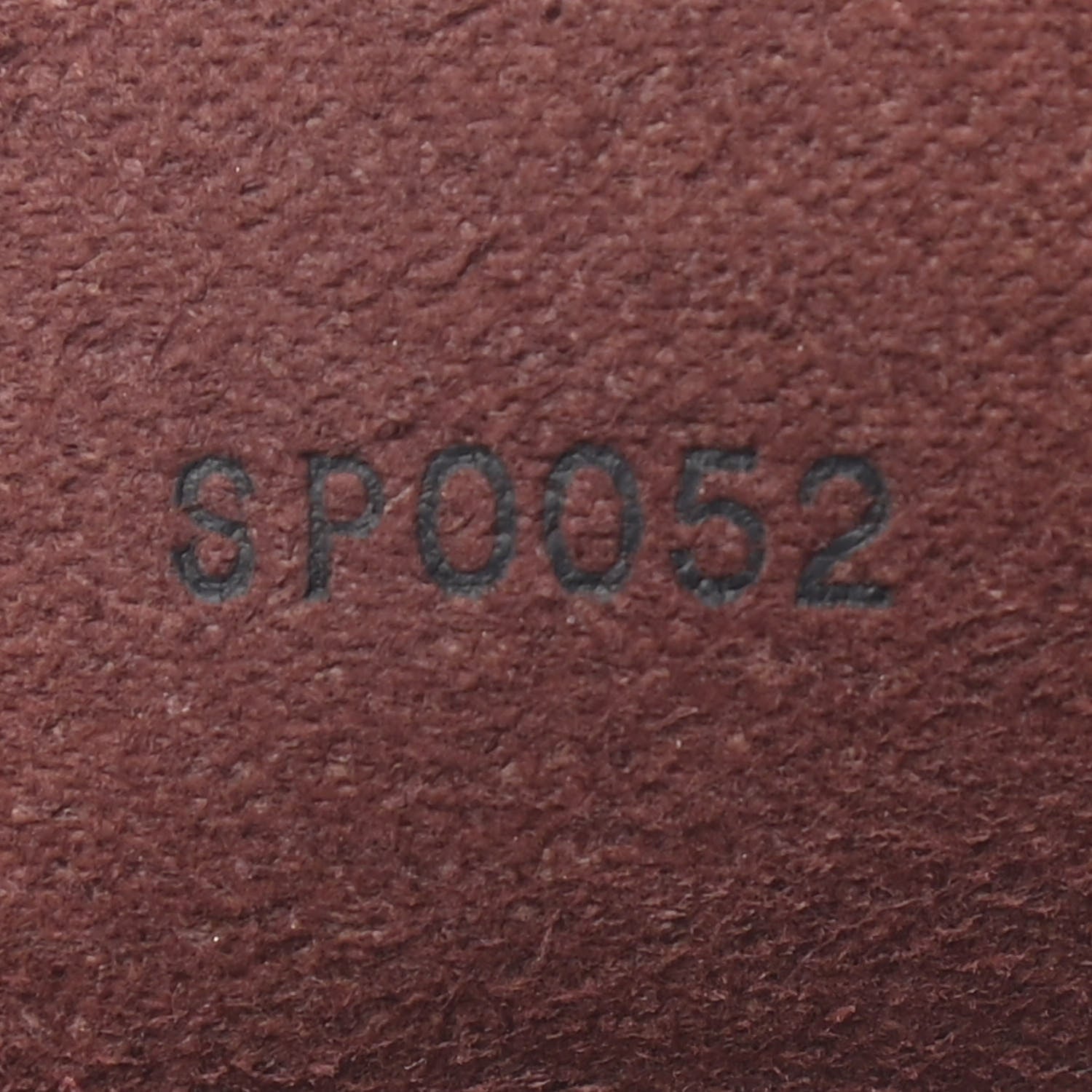 Louis Vuitton Taiga Kendall PM Acajou 7 of 17