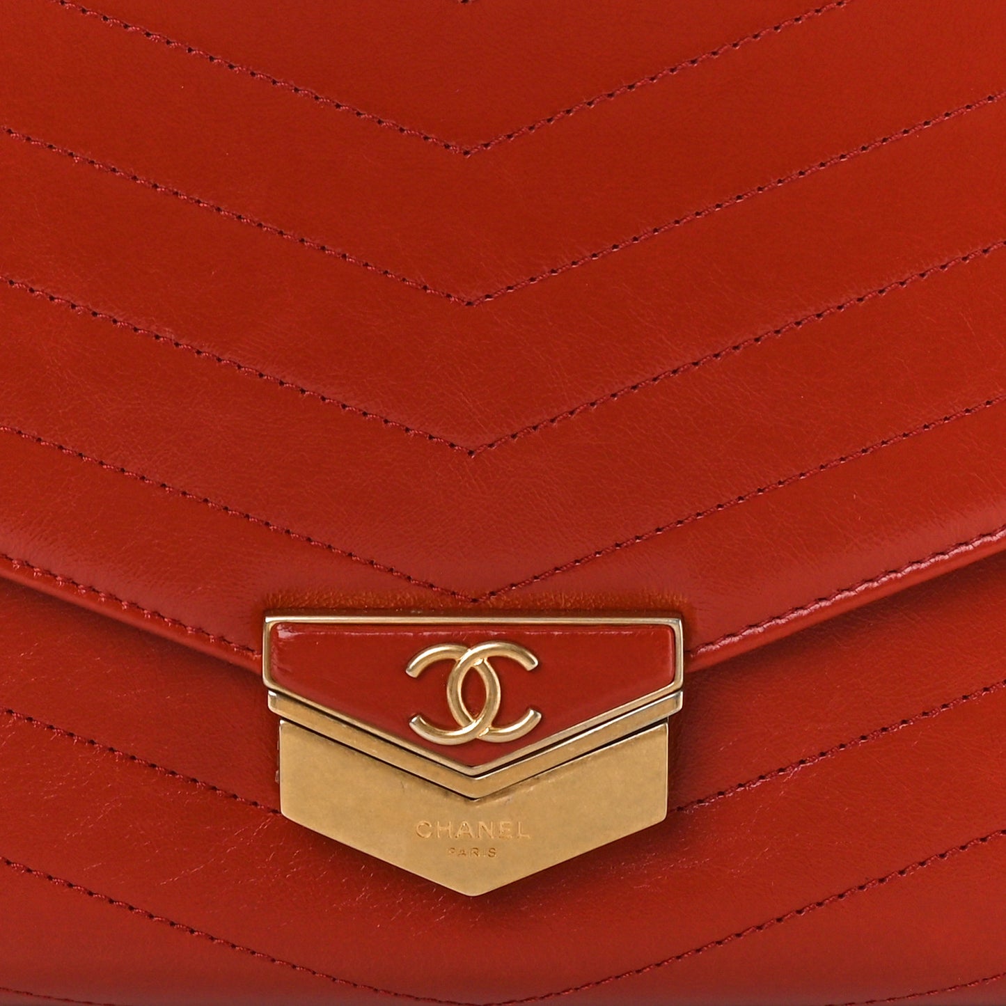 Calfskin Chevron Quilted Large Medal Flap Red