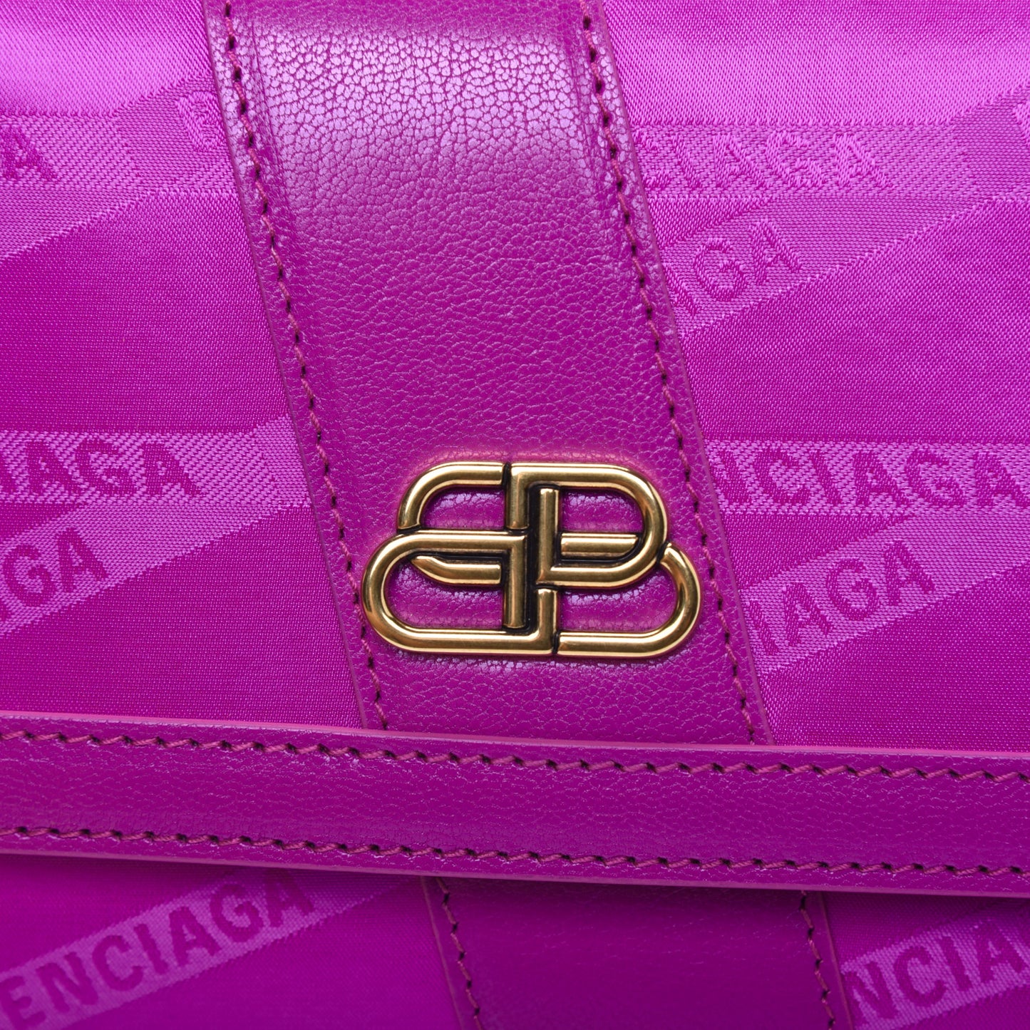 Jacquard Nylon Calfskin Shift Wallet On Strap Pink