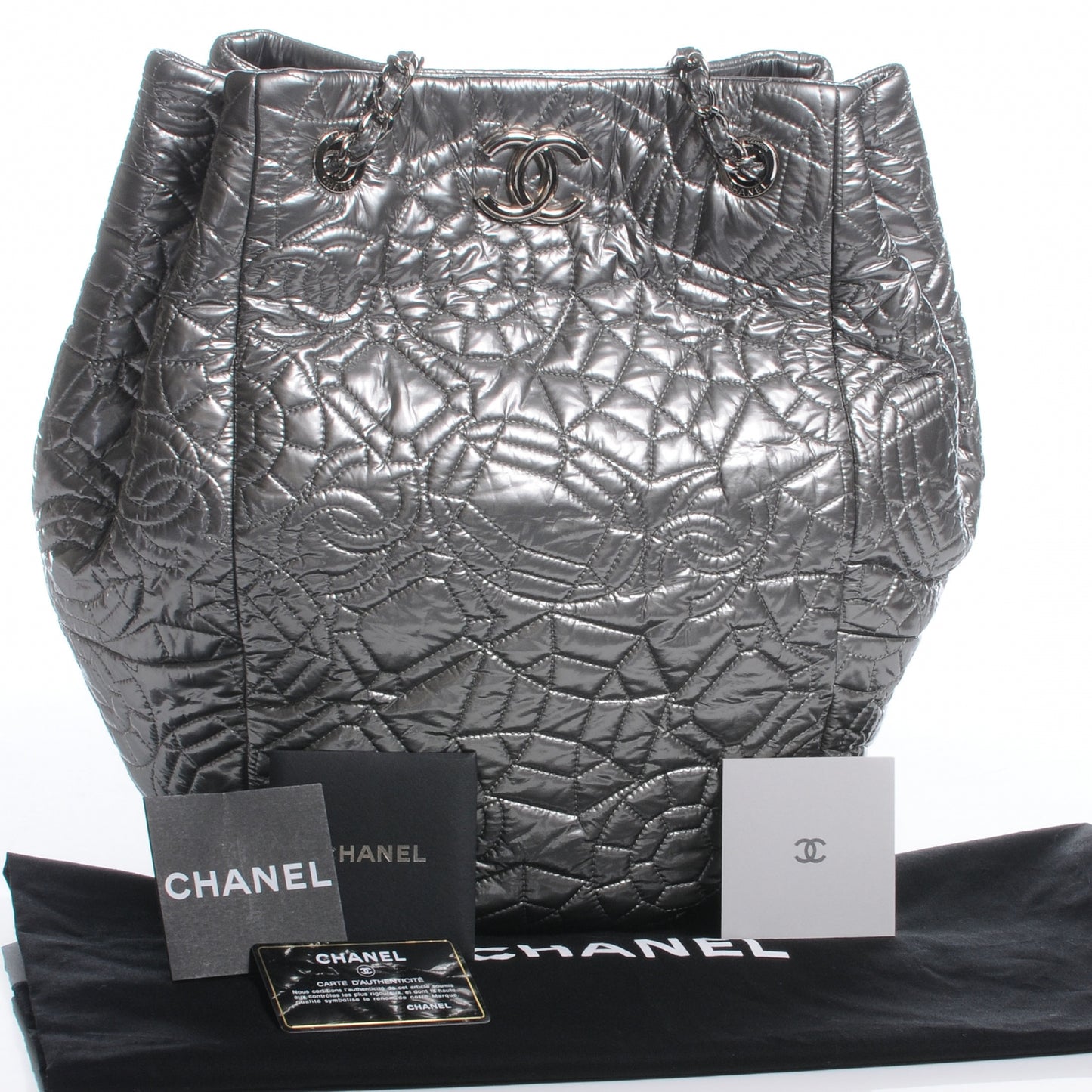 Vinyl Graphic Edge Tote Silver