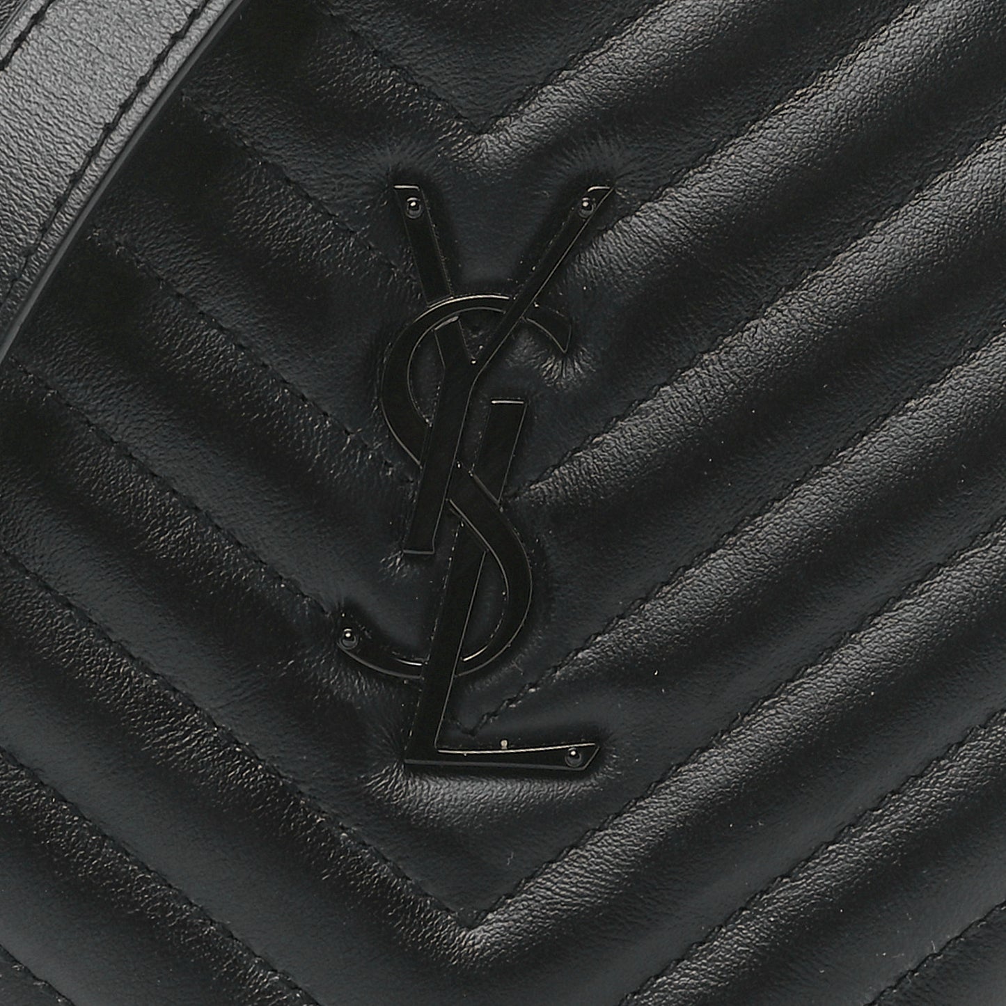 Calfskin Matelasse Chevron Round Vinyle Camera Bag Black