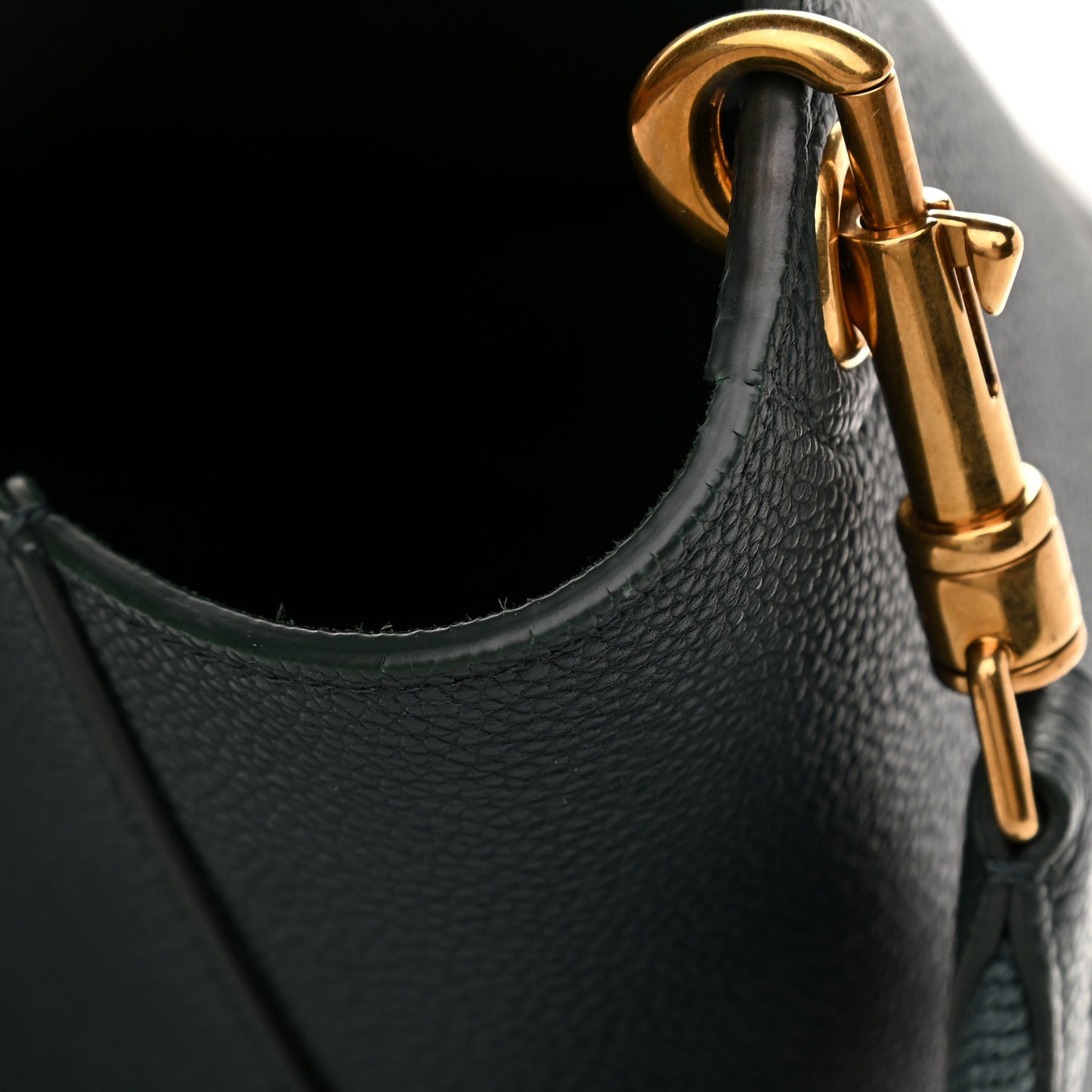 Soft Grained Calfskin Sangle Bucket Bag Amazone