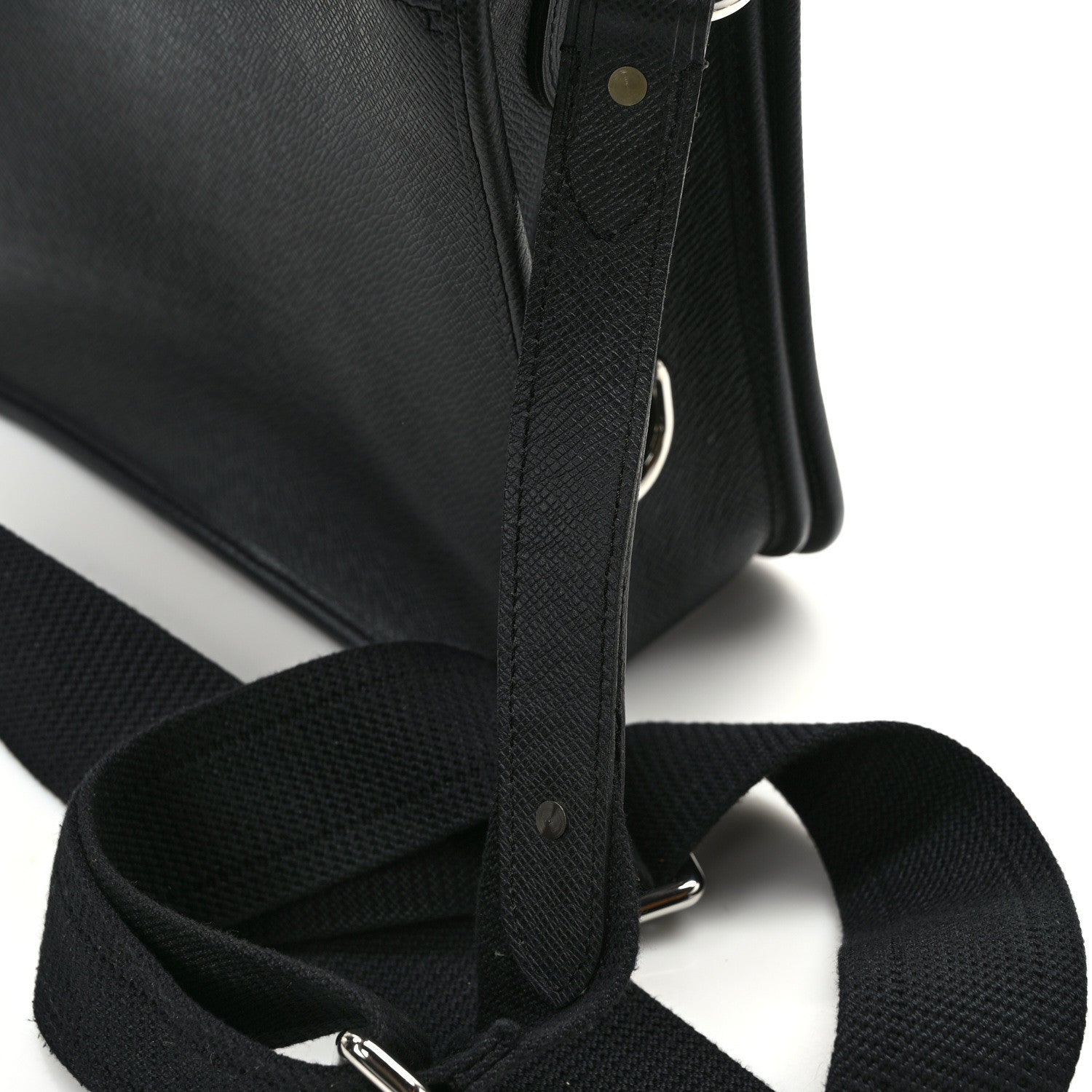 Louis Vuitton Taiga Roman PM Messenger Black 13 of 15
