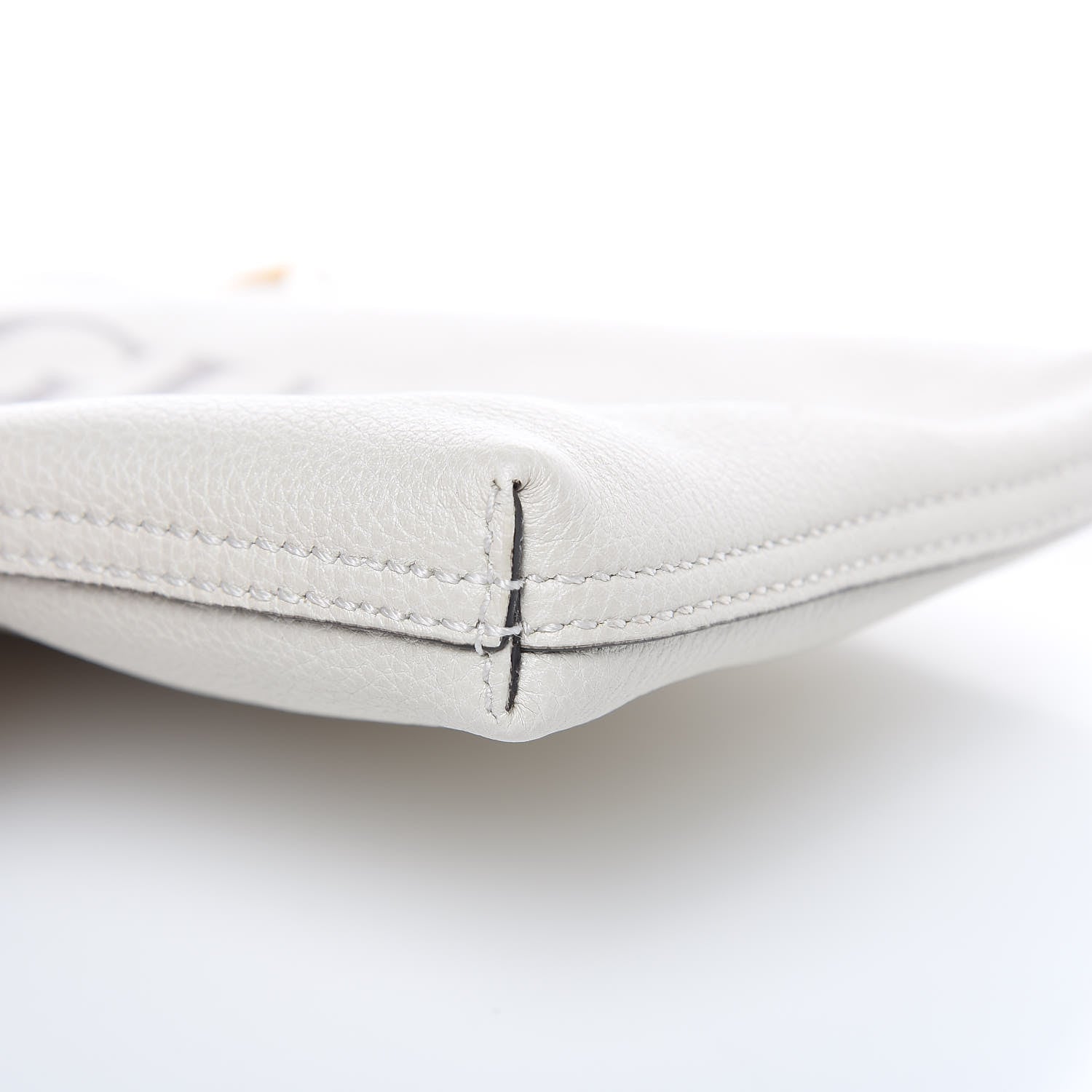 Gucci Pebbled Calfskin Medium Logo Portfolio Clutch White 9 of 9