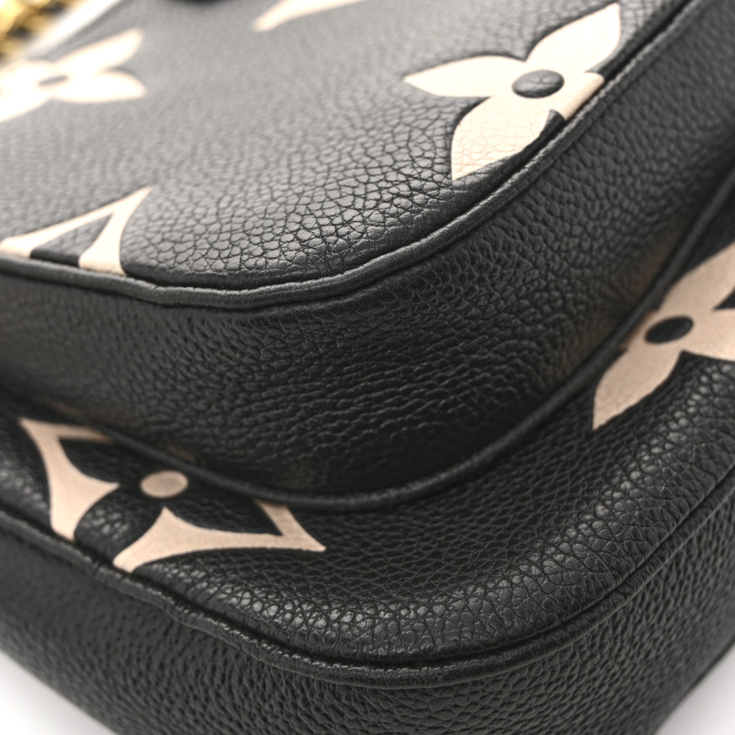 Louis Vuitton Empreinte Monogram Giant Multi Pochette Accessories Black Beige 14 of 15