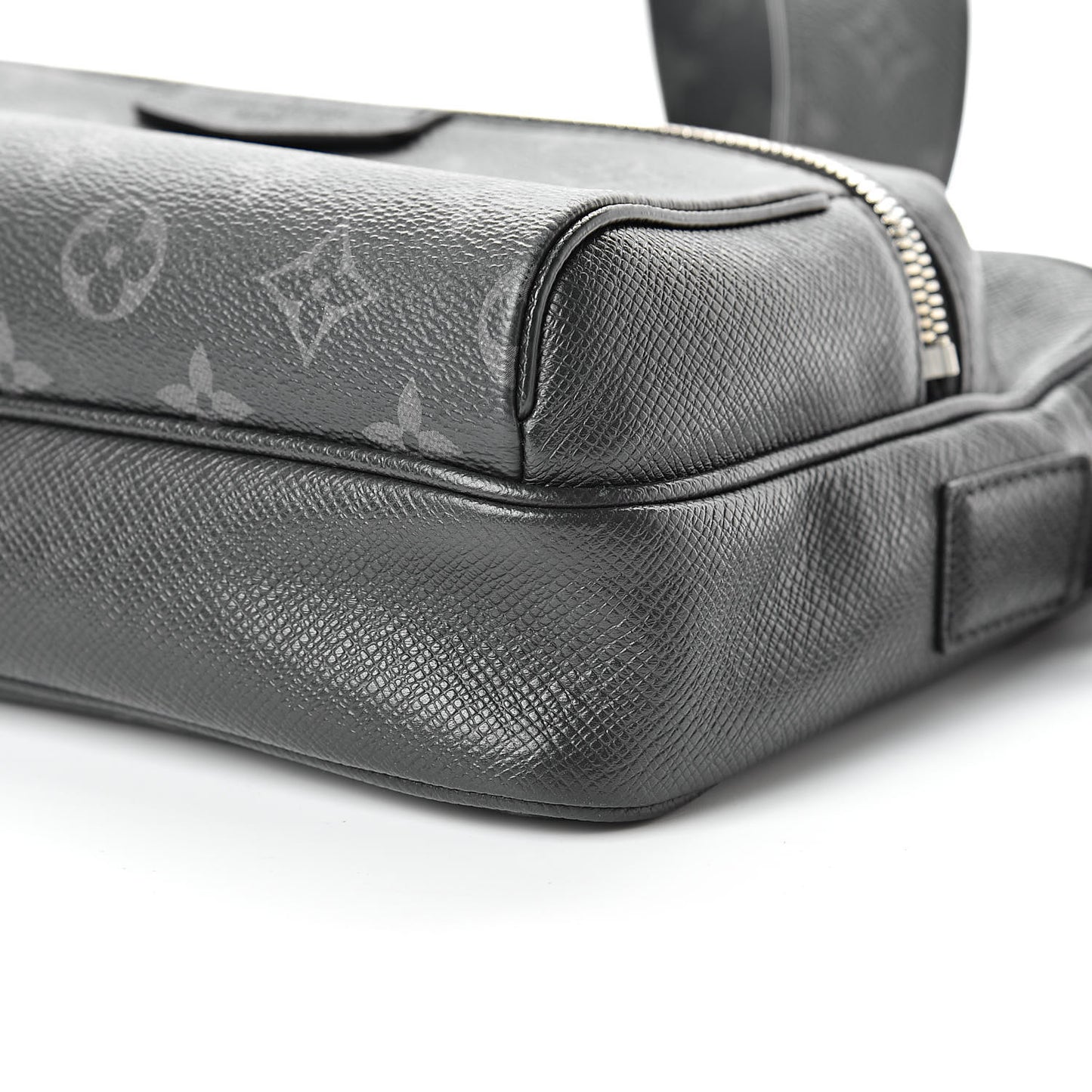 Taiga Monogram Eclipse Outdoor Messenger Black