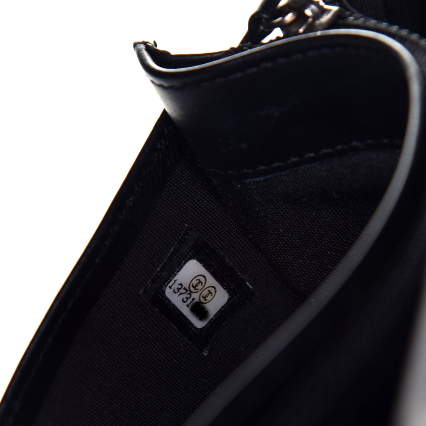 Patent Quilted Brilliant Yen Wallet Black