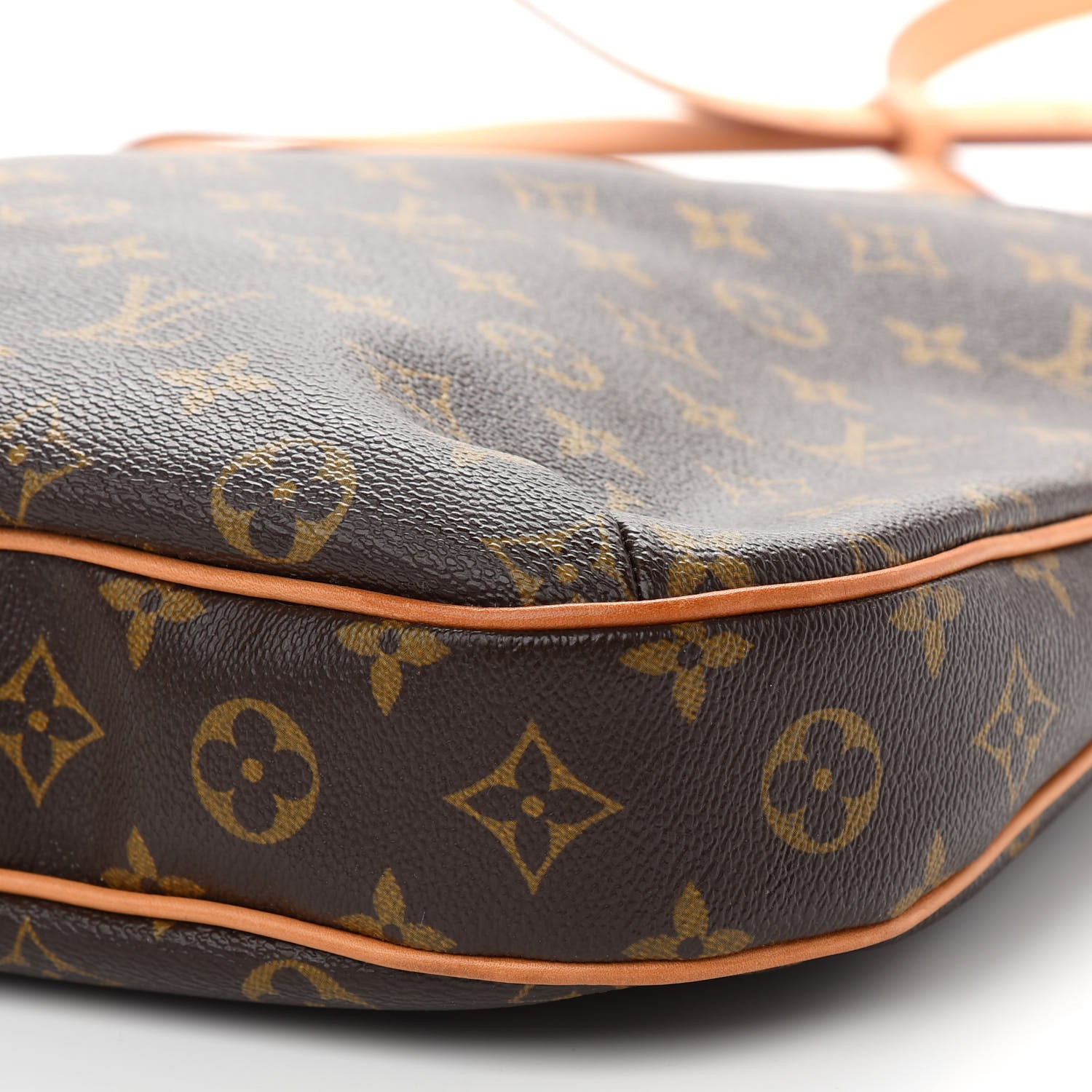 Louis Vuitton Monogram Odeon MM 8 of 9