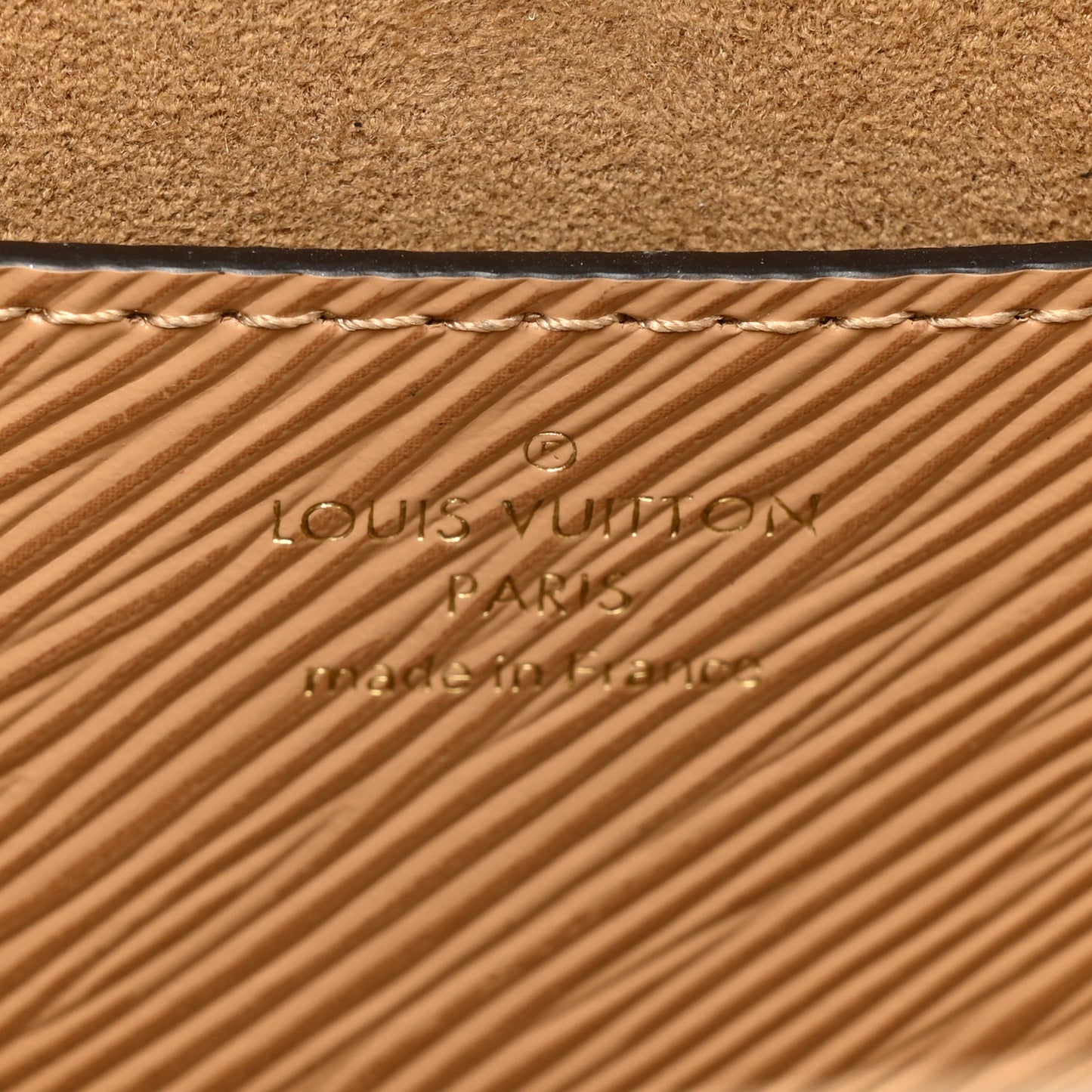 Epi Twist Shoulder Bag MM Camel