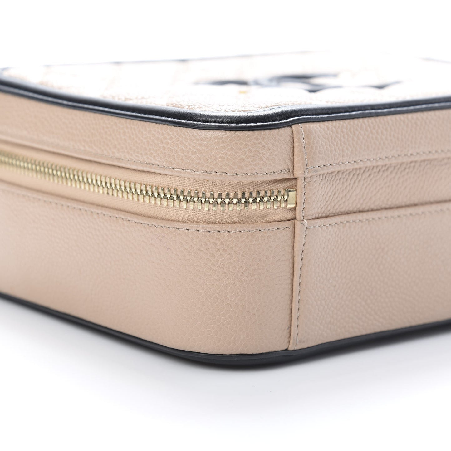 Caviar Quilted Medium CC Filigree Vanity Case Beige Black