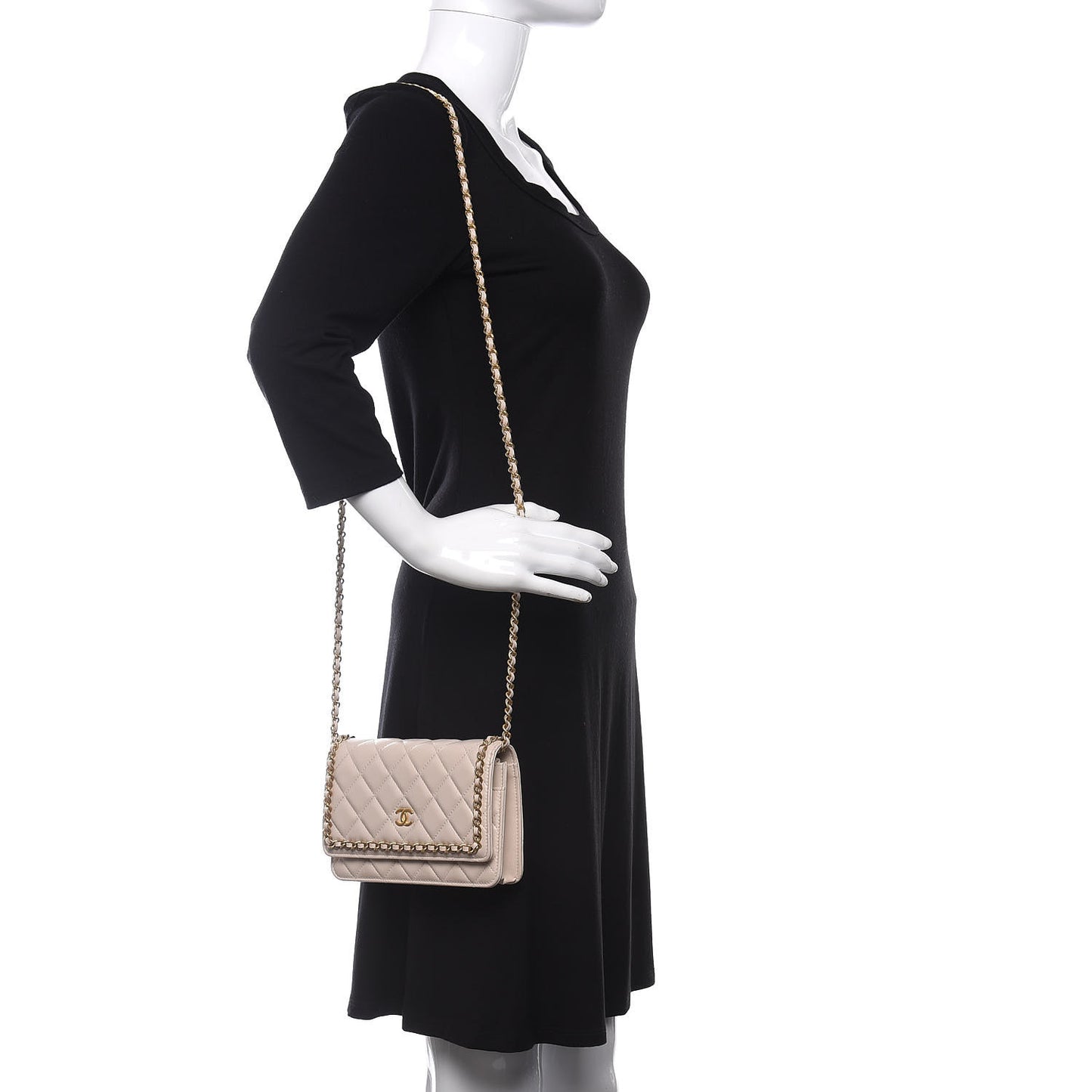Lambskin Quilted Chain Around Wallet On Chain WOC White