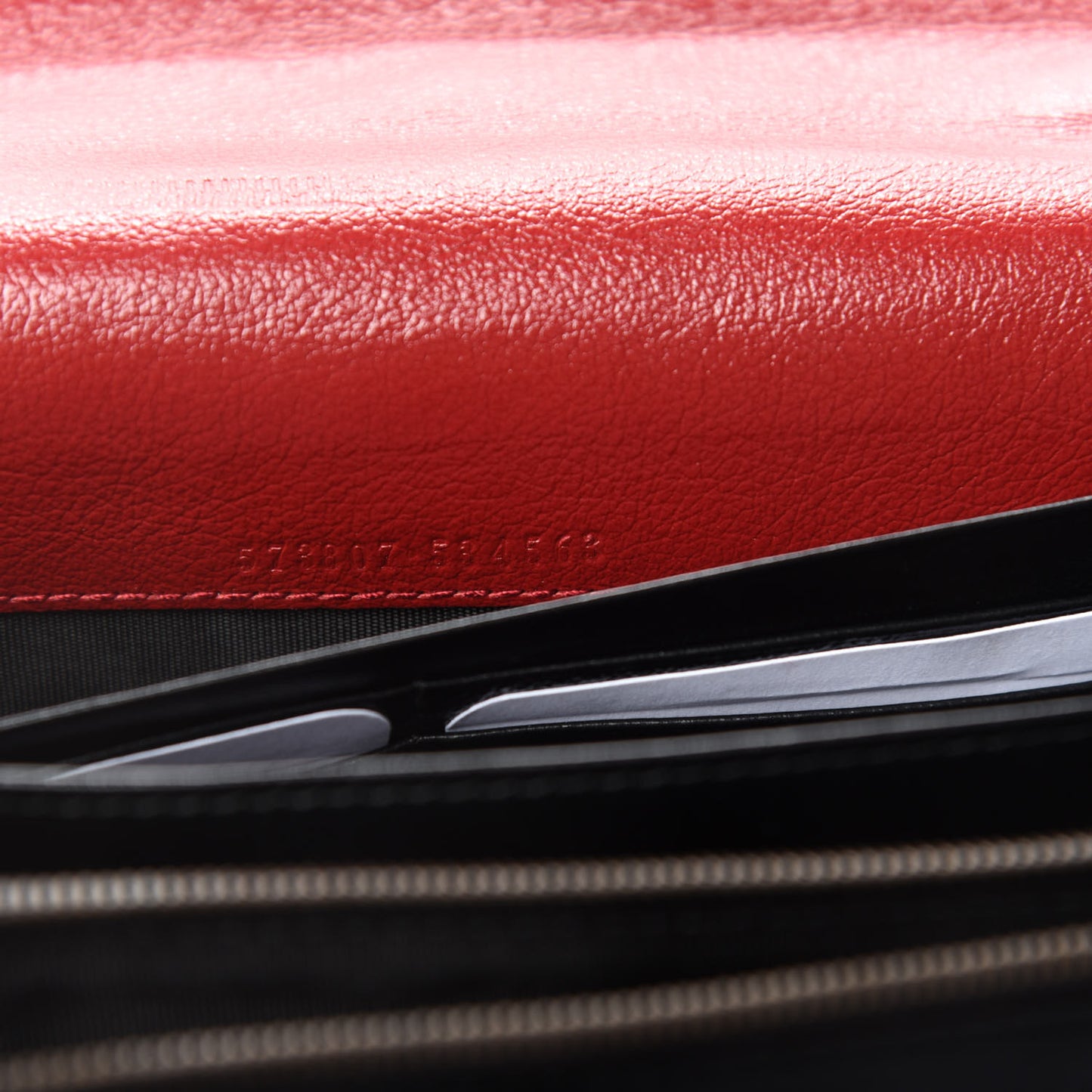 Vintage Effect Calfskin Matelasse Diagonal Torchon GG Marmont Chain Wallet Black Romantic Cherry