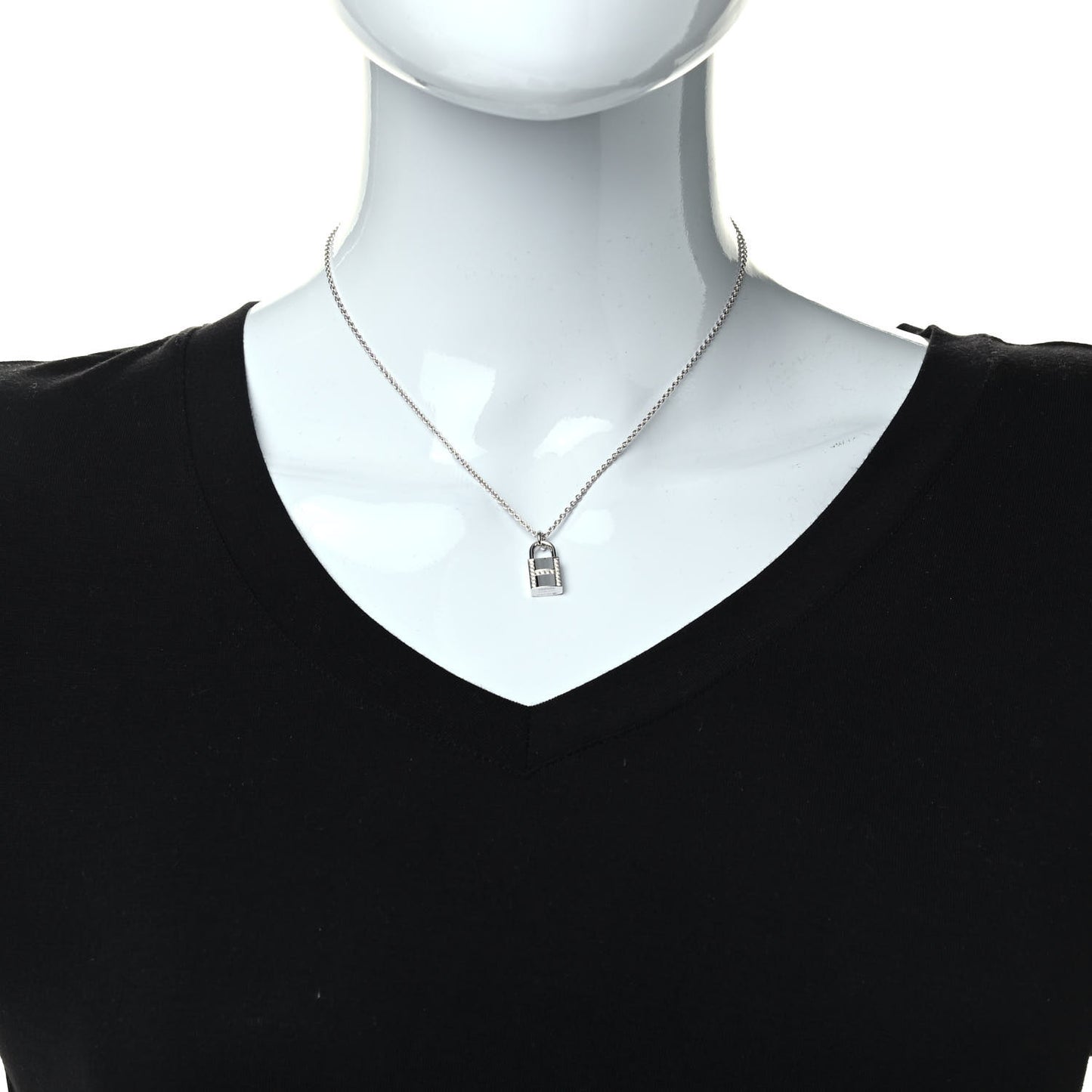 18K White Gold Diamond Amulettes Cadenas Pendant Necklace