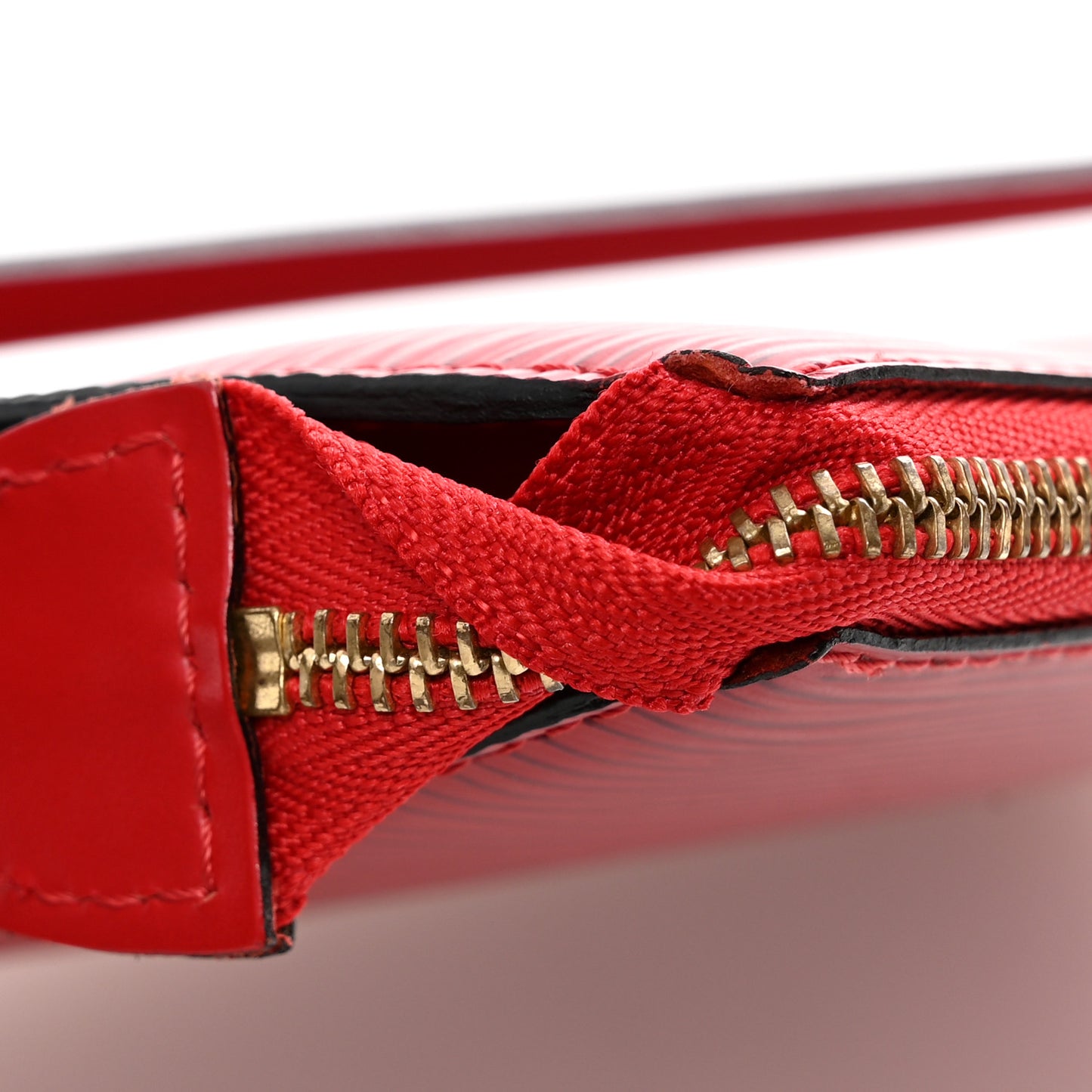 Epi Pochette Accessories 24 Castillan Red