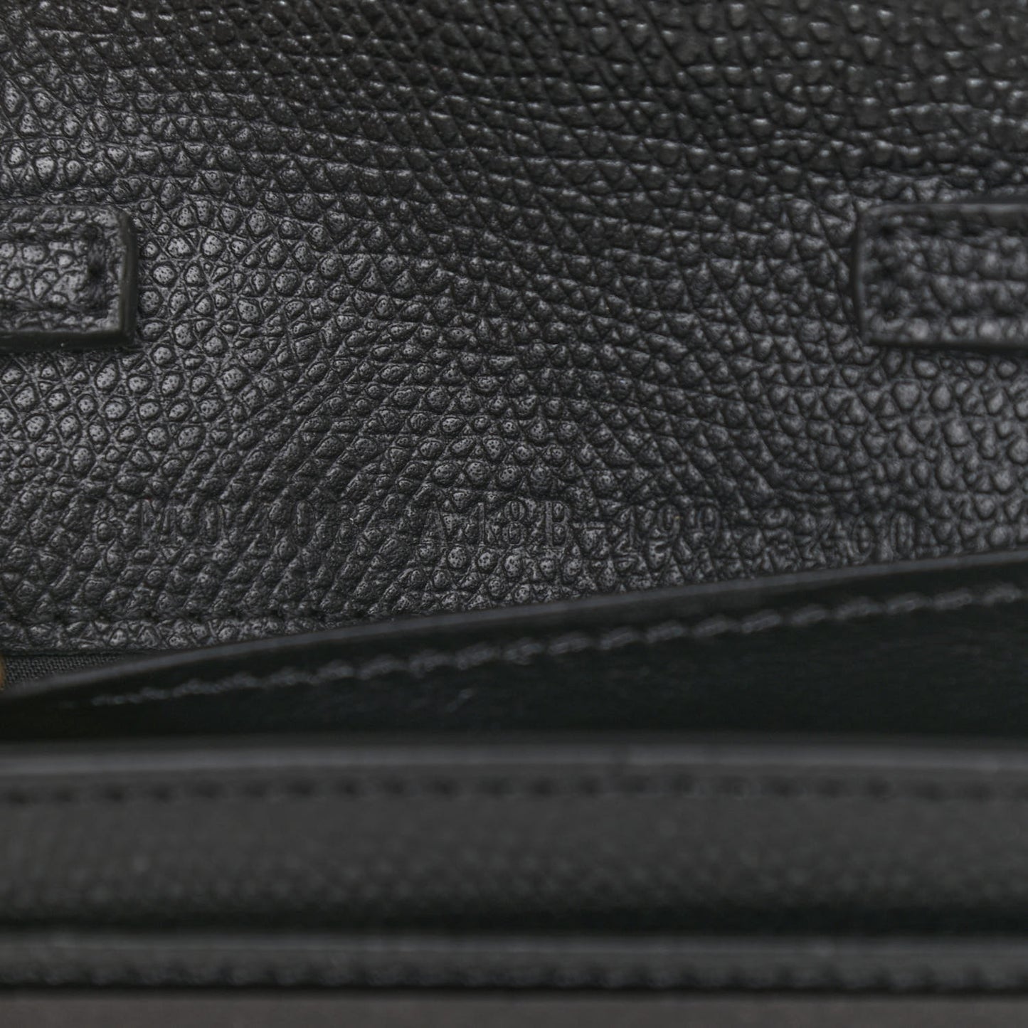Vitello Cruise F is Fendi Geometric Flap Wallet on Chain Black