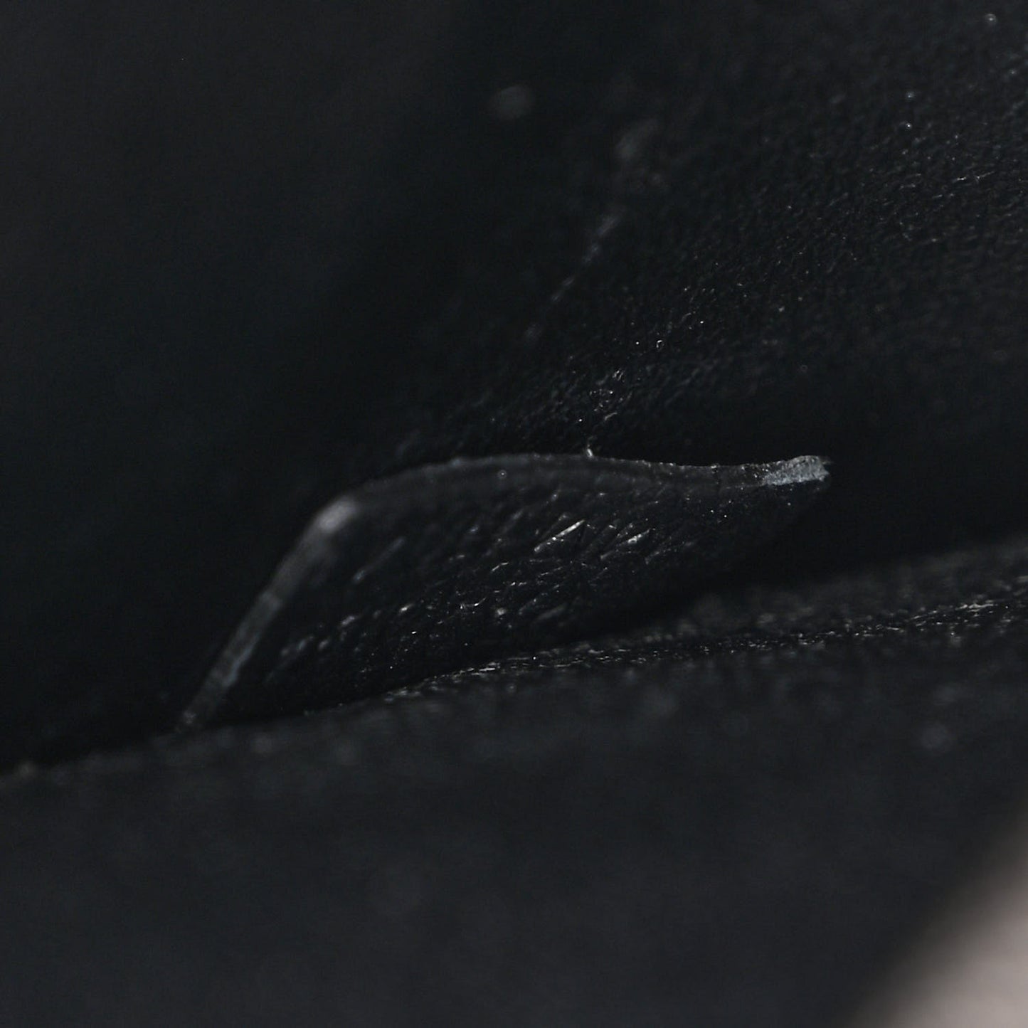 Drummed Calfskin Suede Medium Trapeze Black