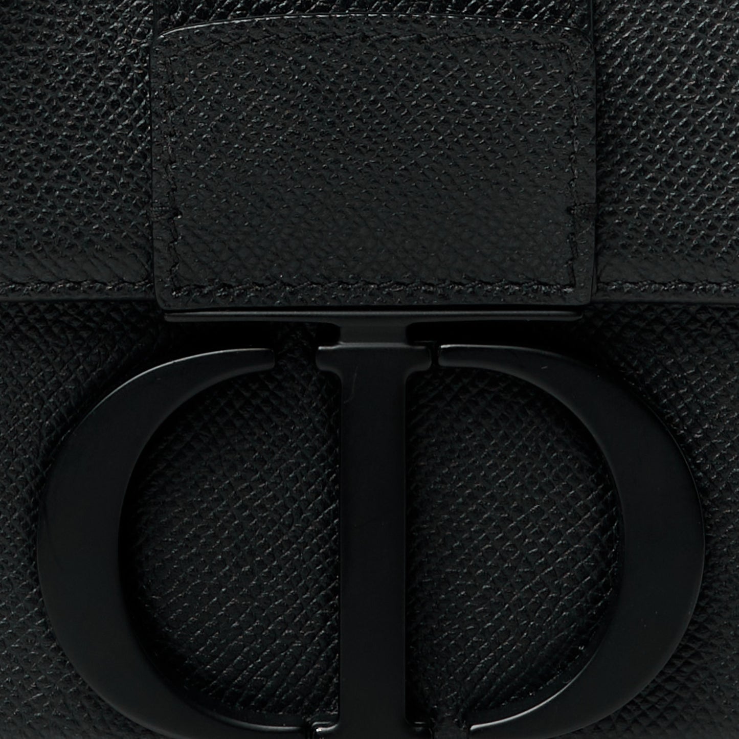 Ultra Matte Grained Calfskin 30 Montaigne Box Bag Black