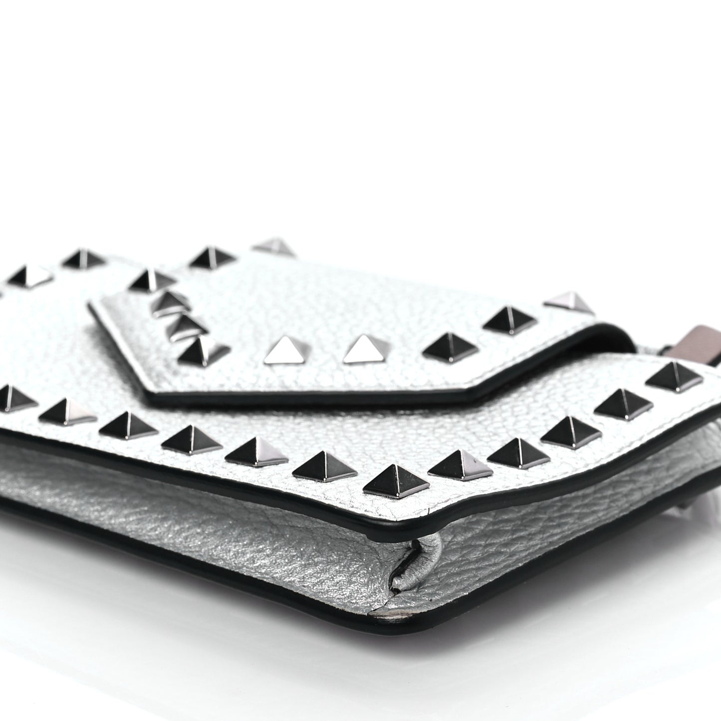 Metallic Pebbled Calfskin Rockstud Phone Case With Chain Silver