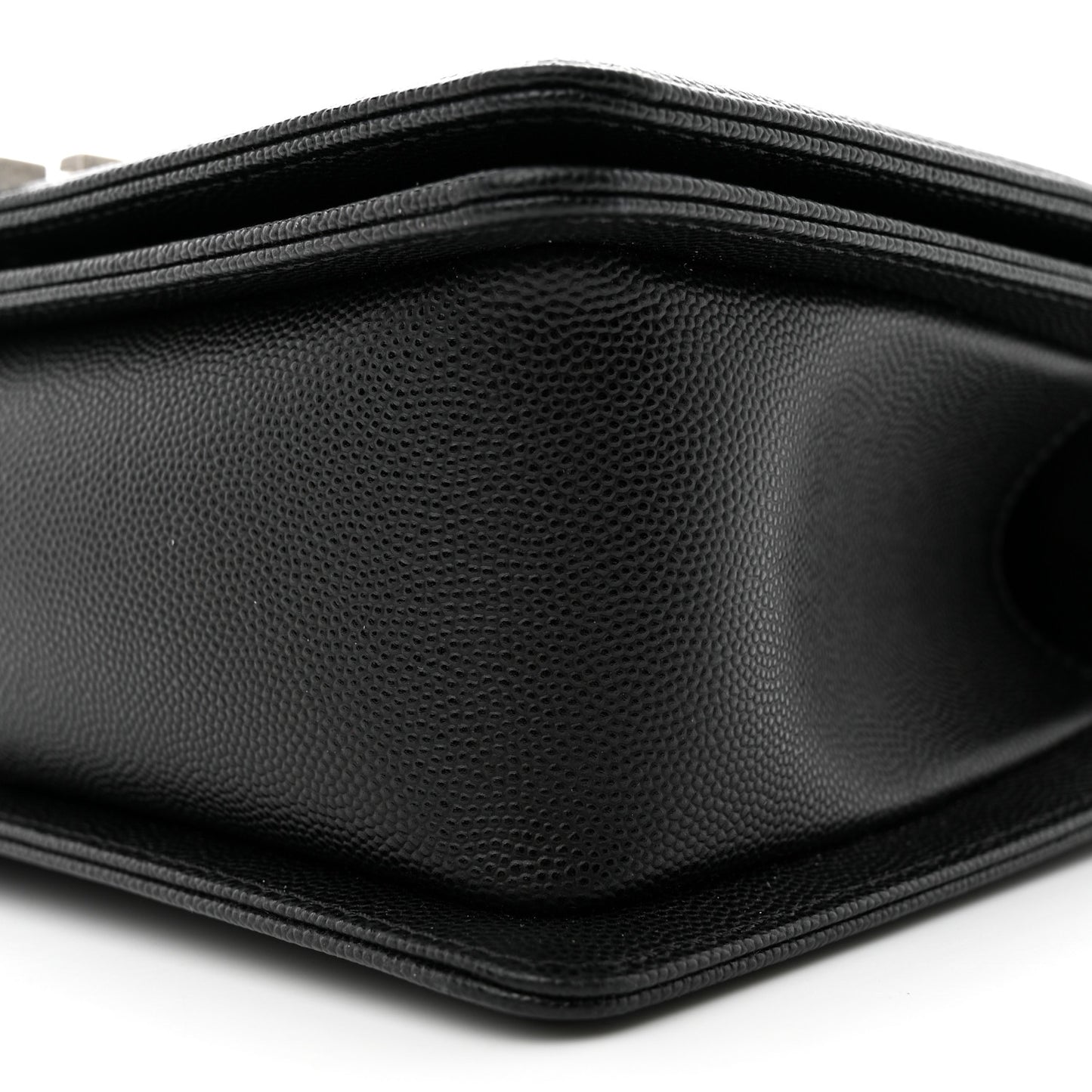 Caviar Quilted Medium Boy Flap Black