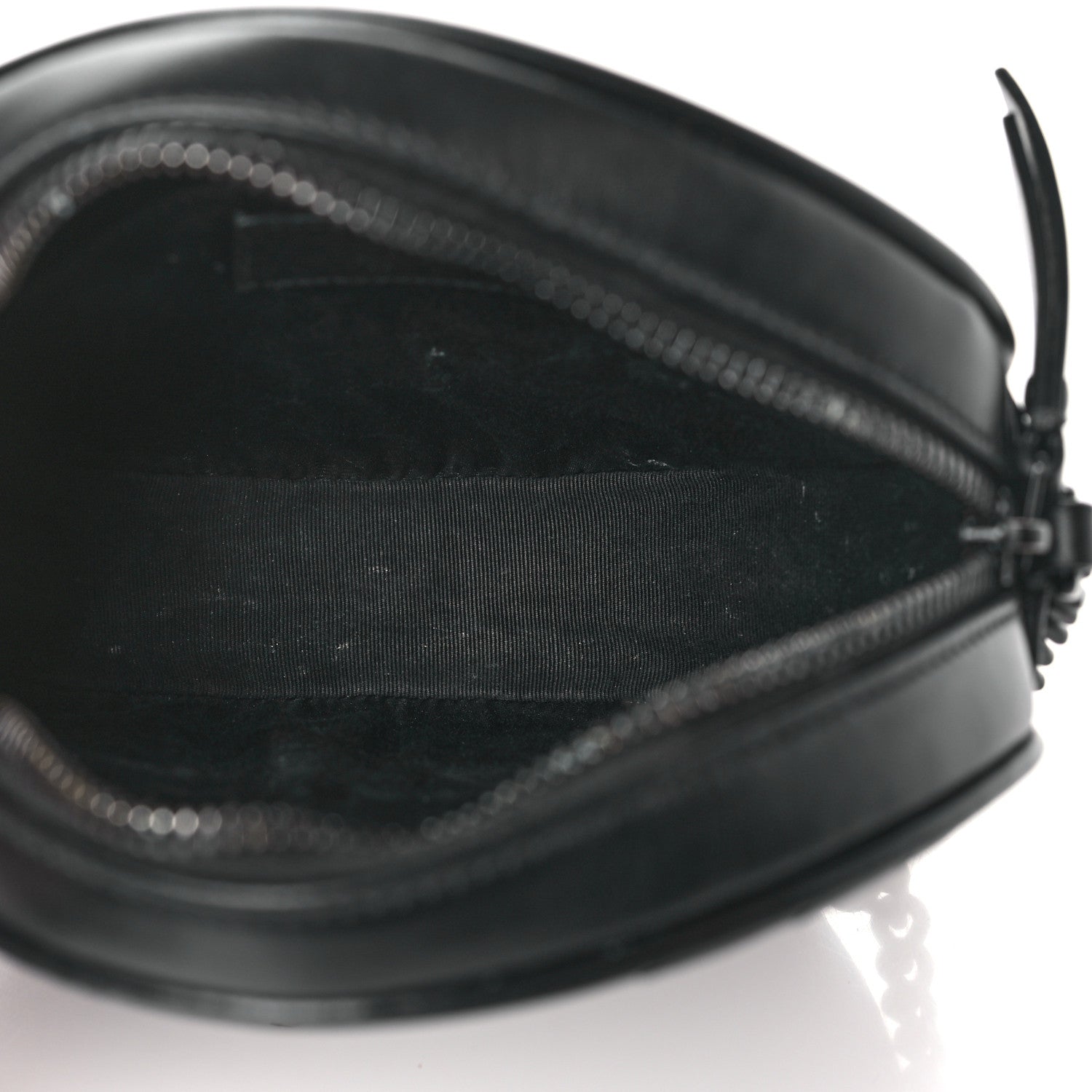 Saint Laurent Calfskin Matelasse Chevron Round Vinyle Camera Bag Black 5 of 10
