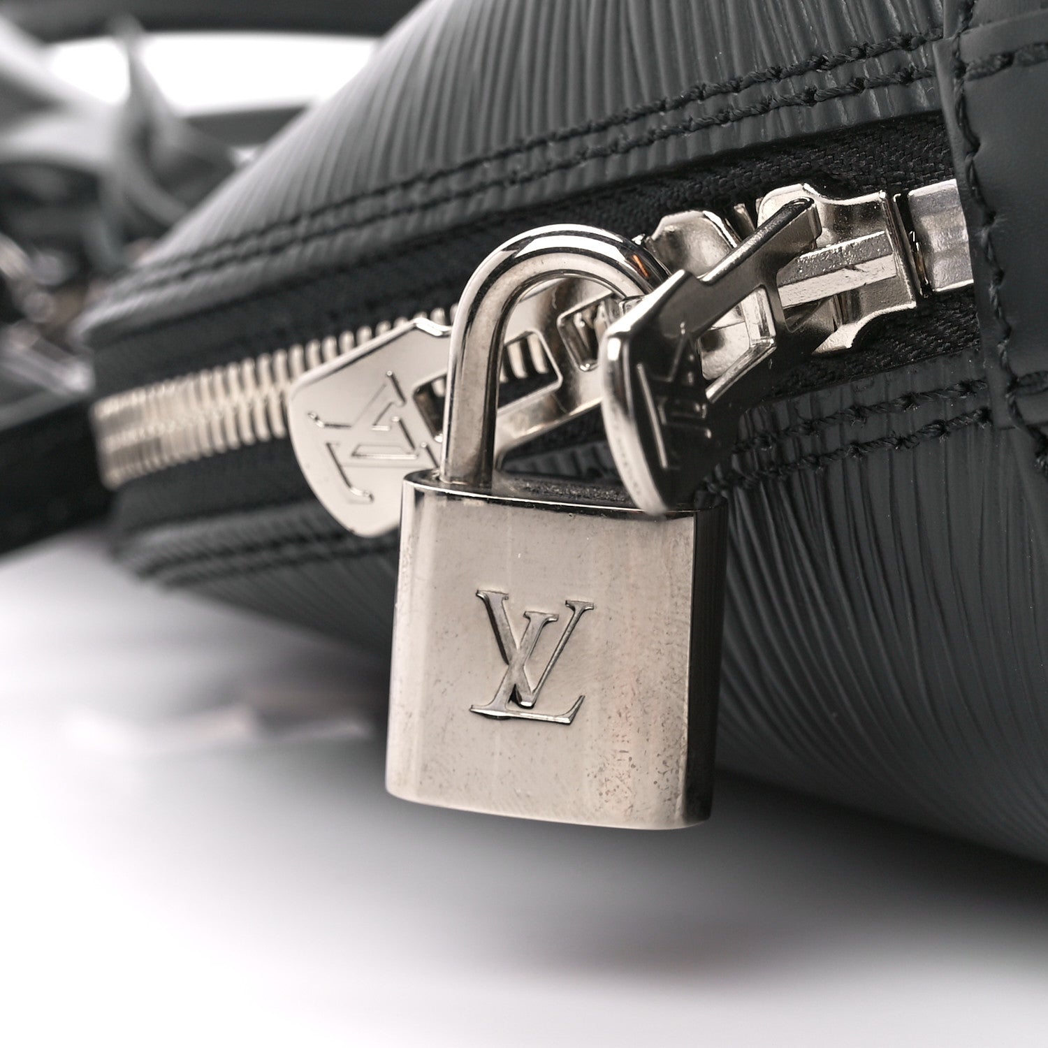 Louis Vuitton Epi Alma BB Black 8 of 12