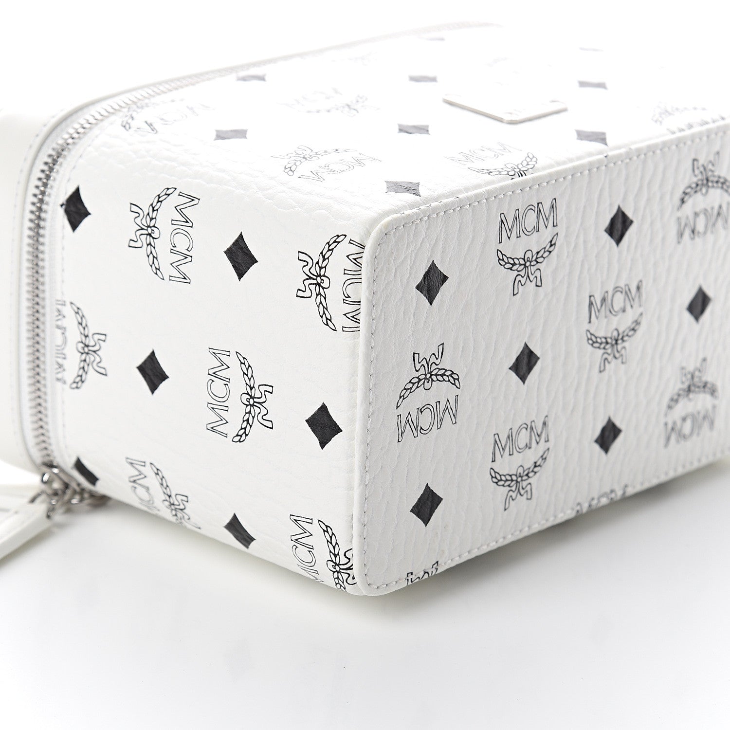 MCM Visetos Vanity Case White 7 of 8