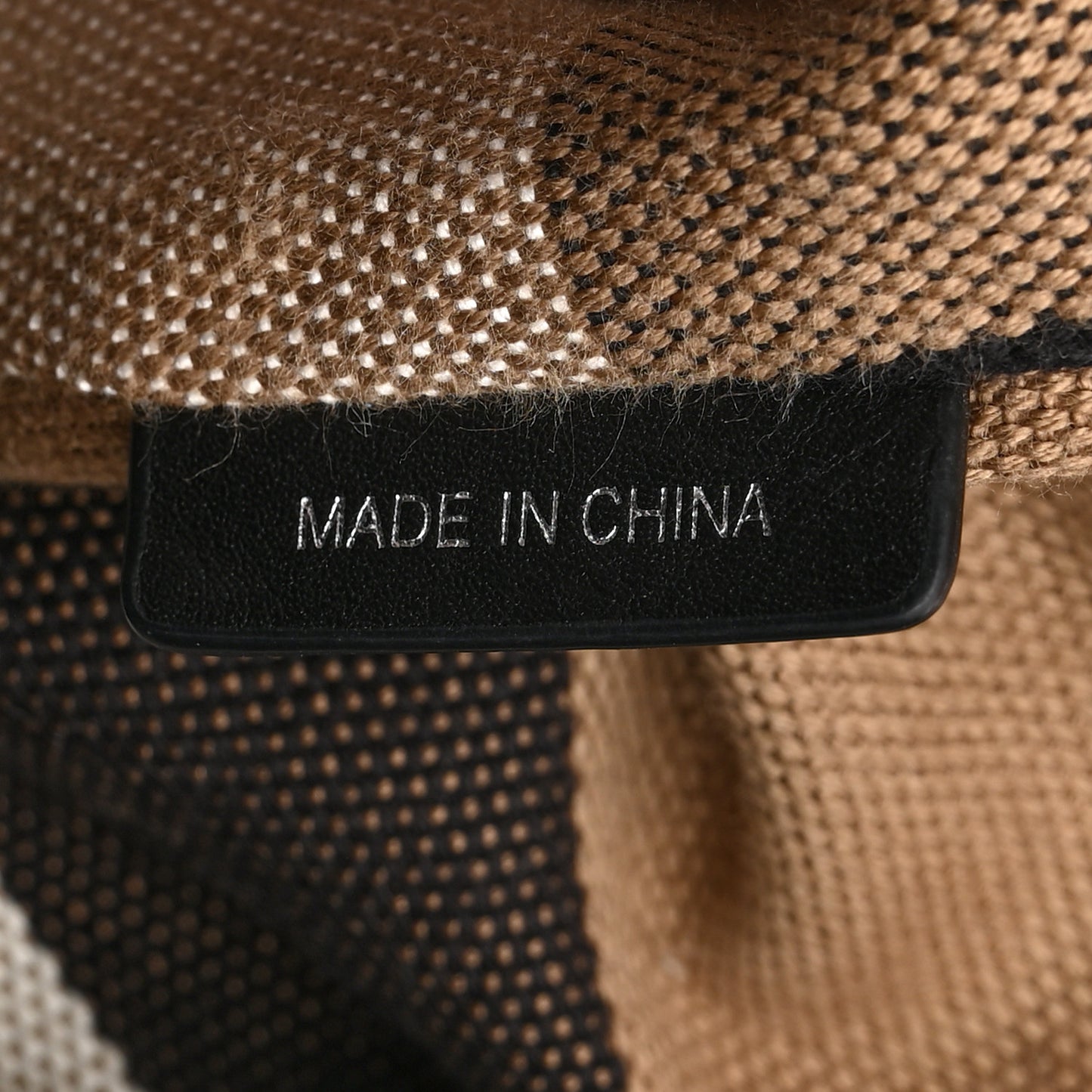 Grainy Calfskin House Check Medium Maidstone Black