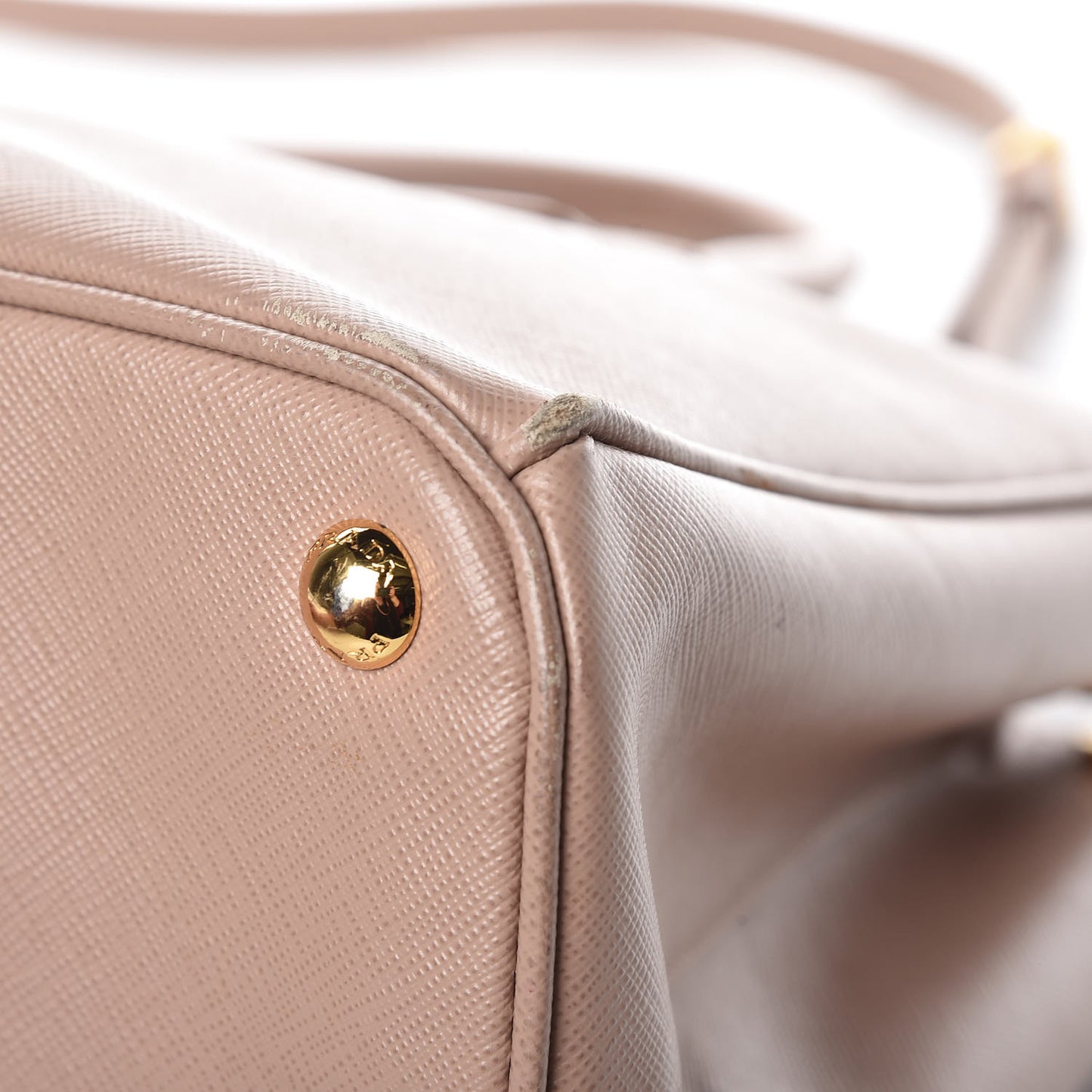 Saffiano Medium Galleria Double Zip Tote Cammeo